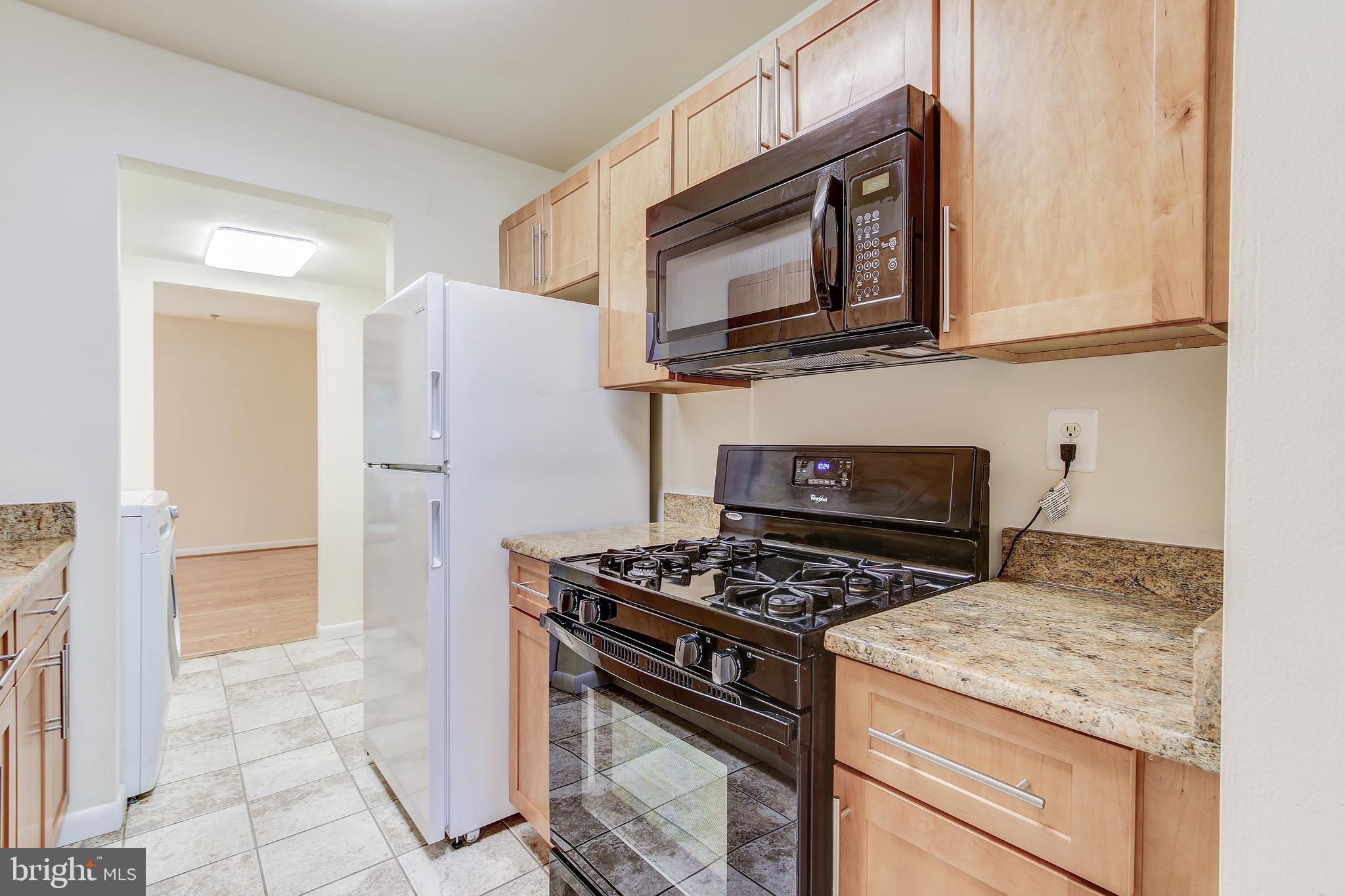 FOUR SEASONS - Residential