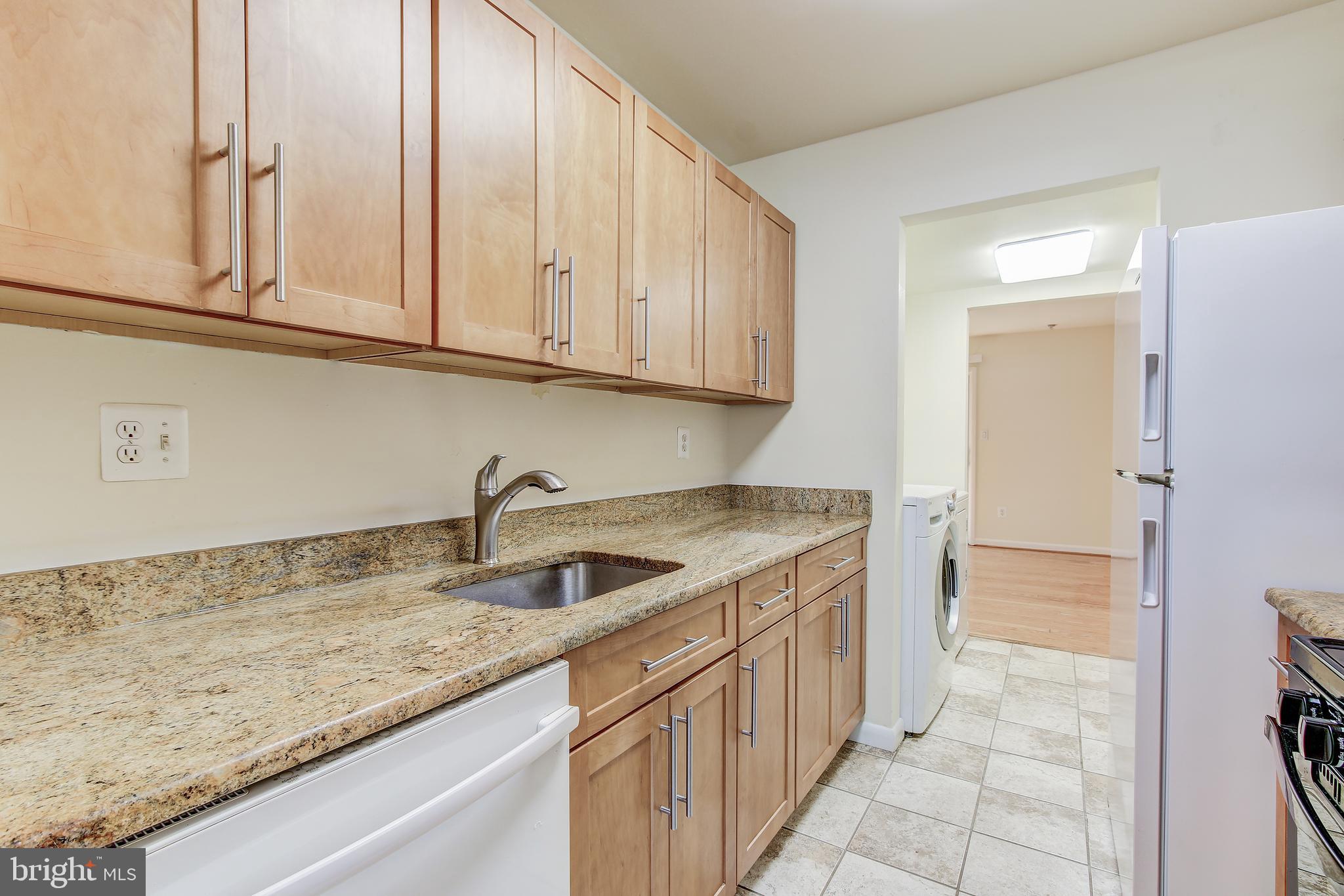 FOUR SEASONS - Residential