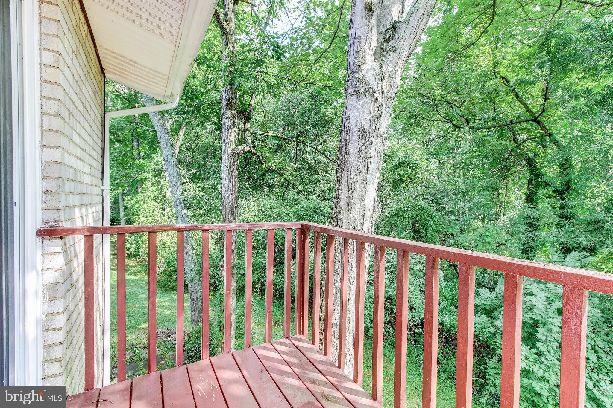 FOUR SEASONS - Residential