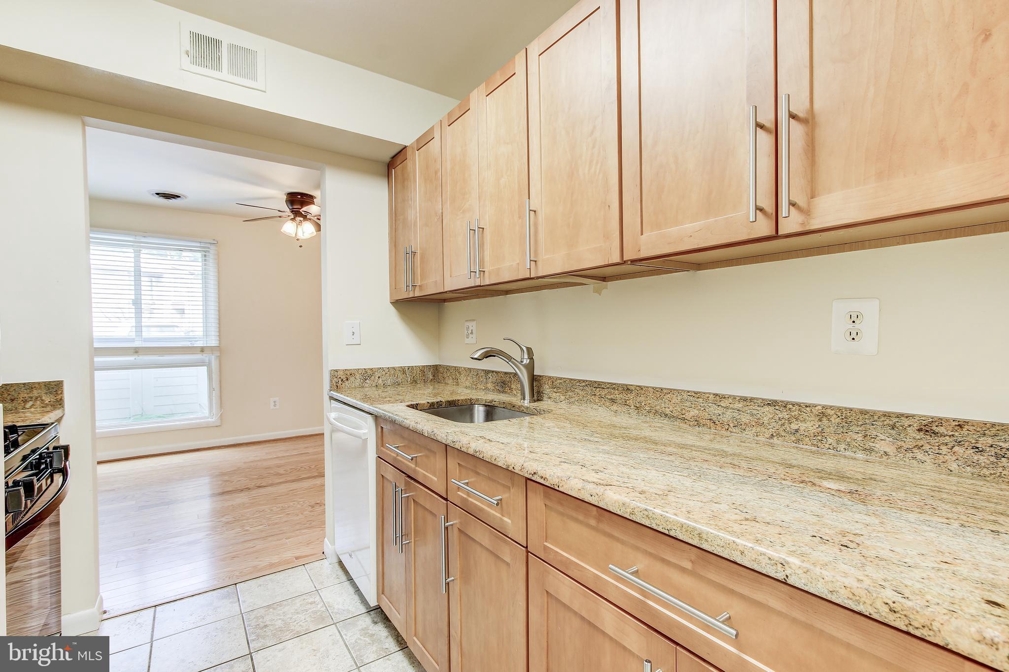 FOUR SEASONS - Residential