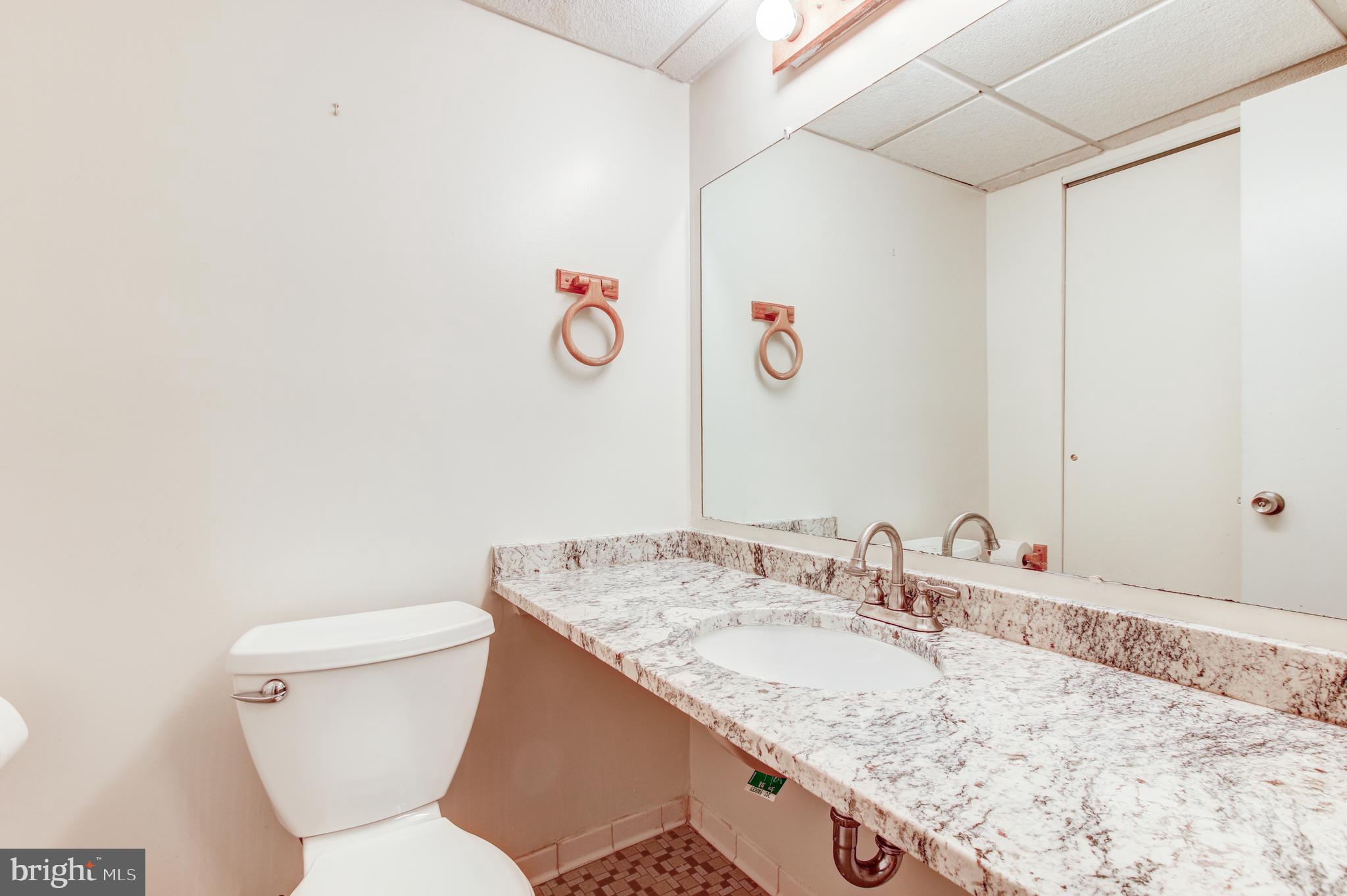 FOUR SEASONS - Residential