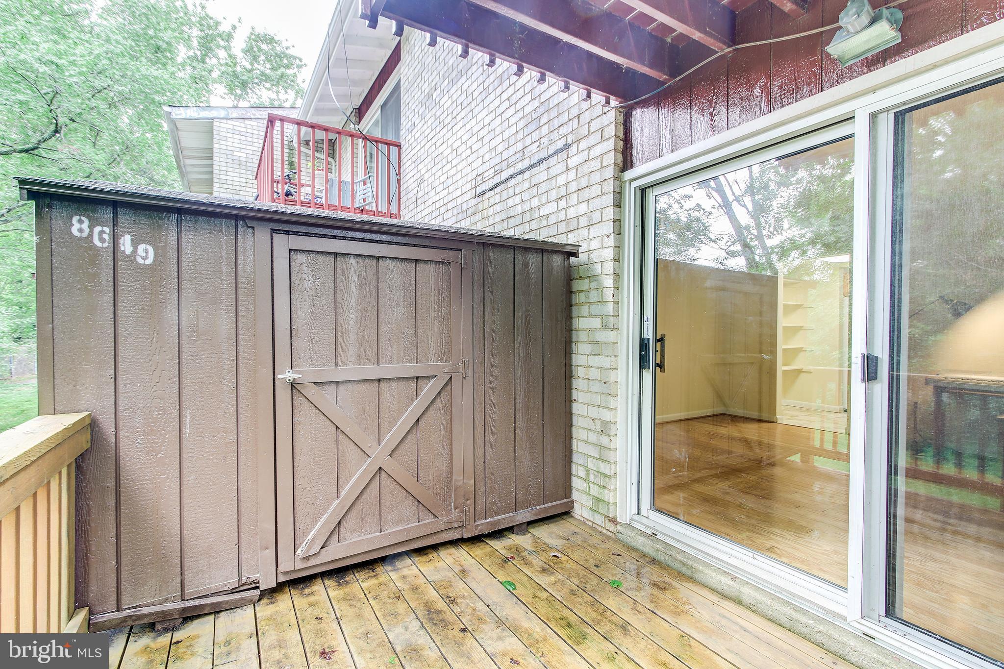 FOUR SEASONS - Residential