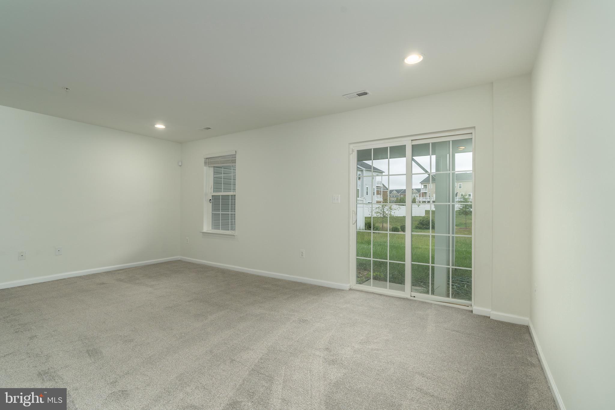 WHITE PLAINS - Residential Lease