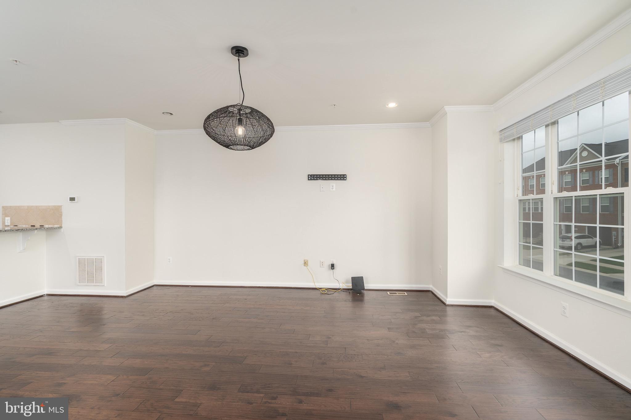 WHITE PLAINS - Residential Lease