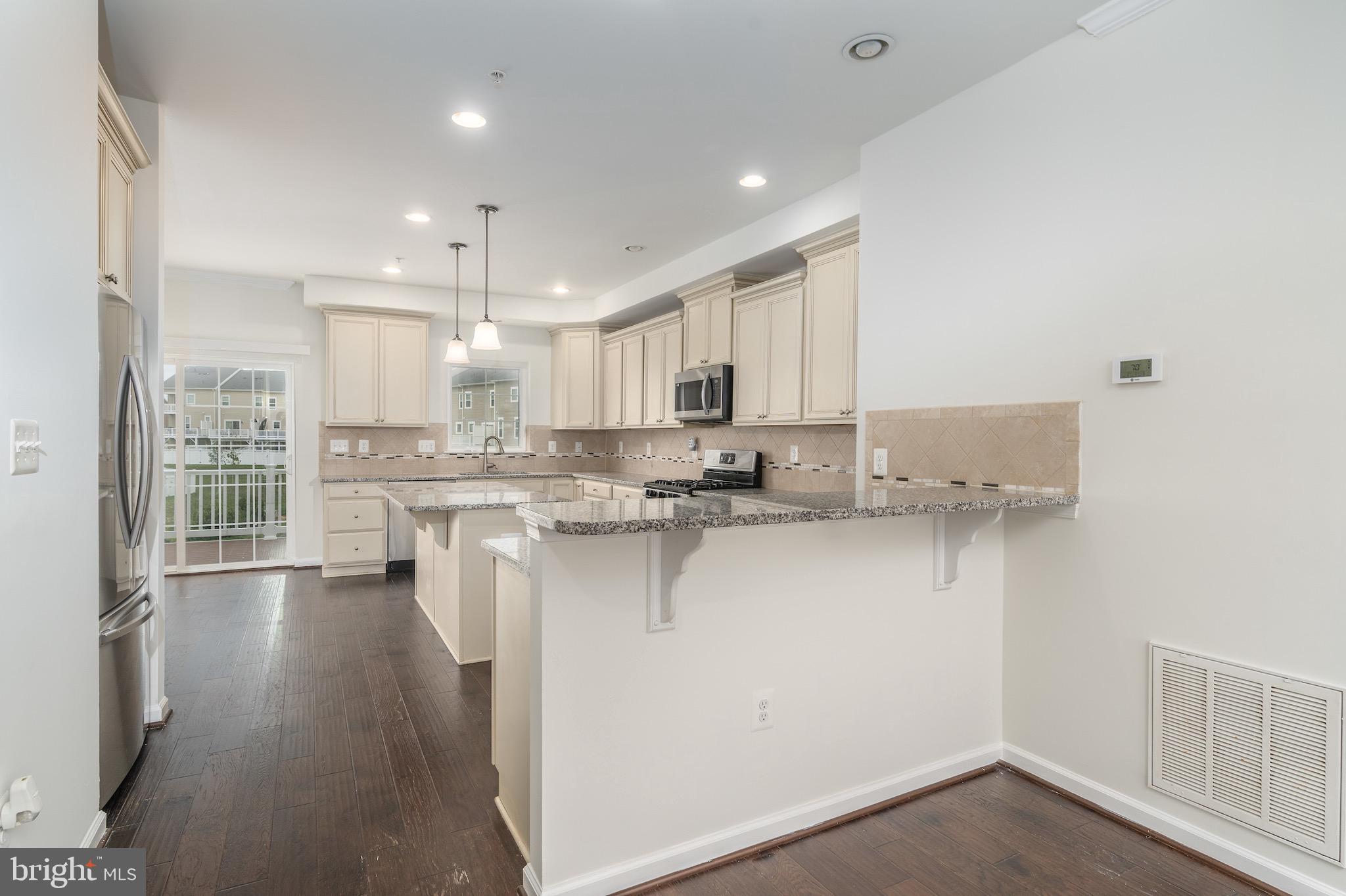 WHITE PLAINS - Residential Lease