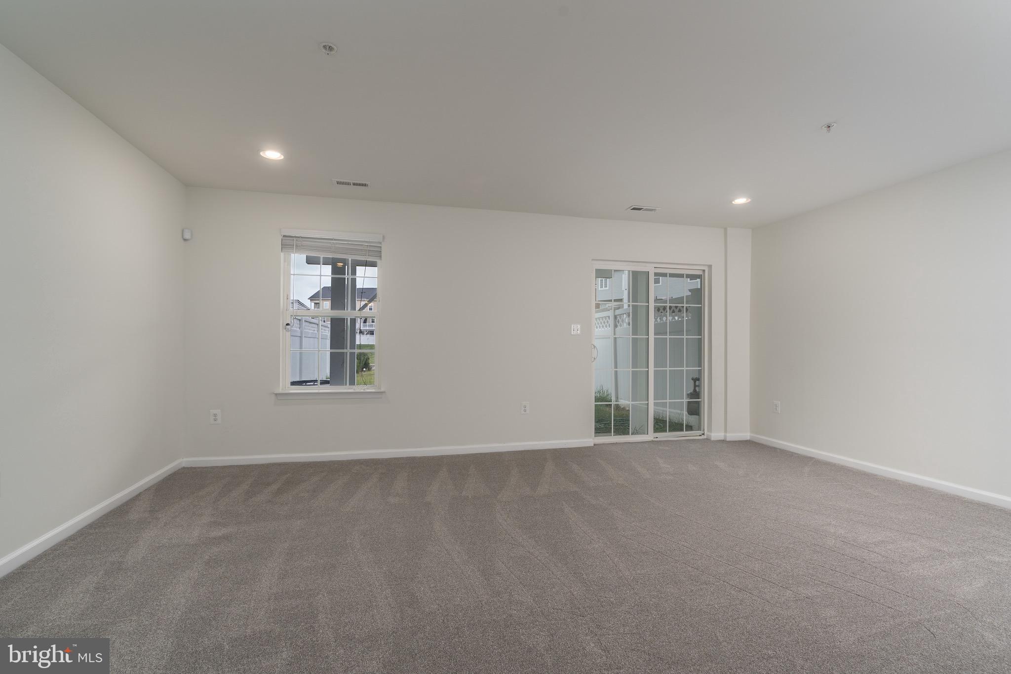 WHITE PLAINS - Residential Lease