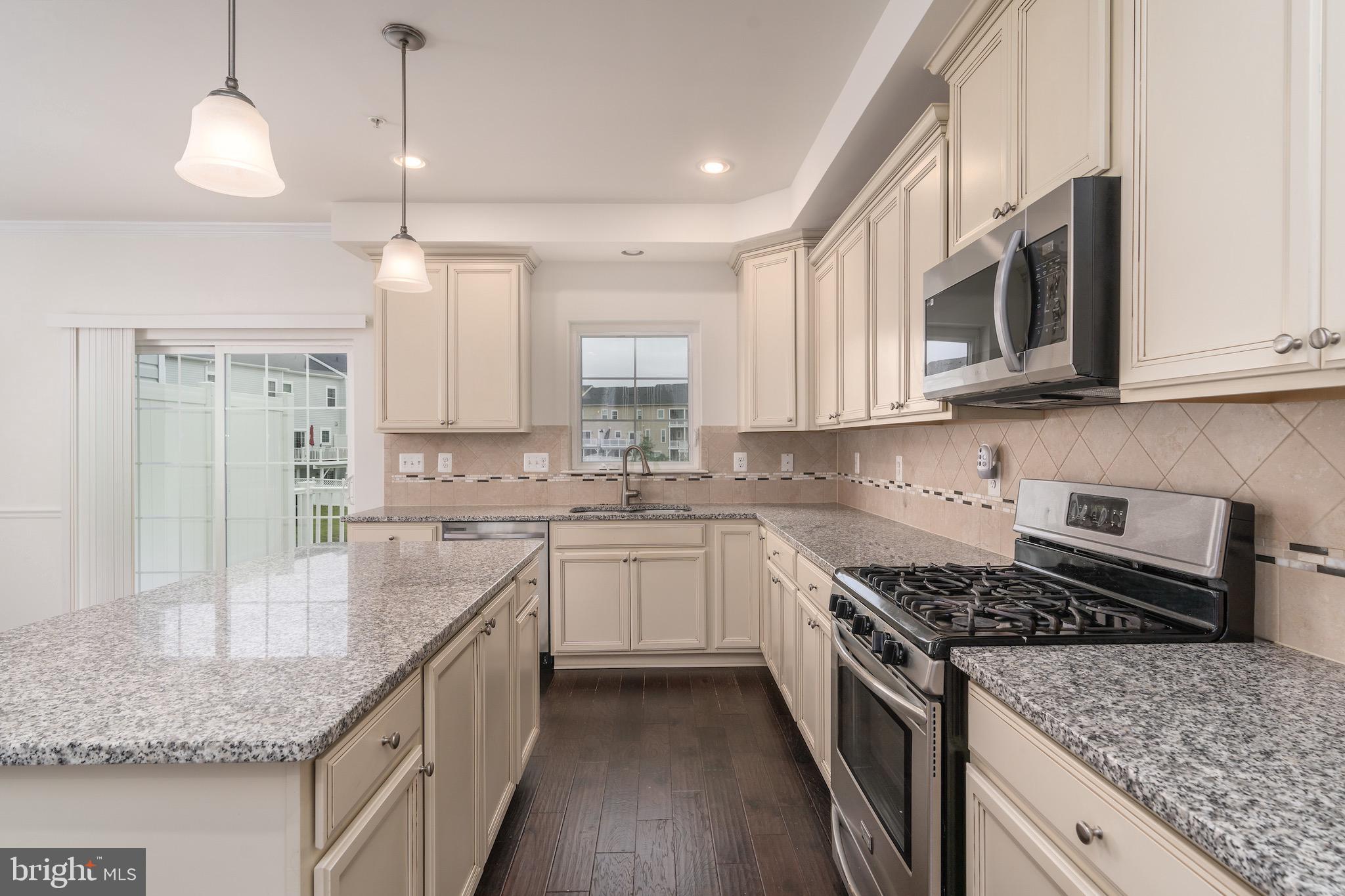 WHITE PLAINS - Residential Lease