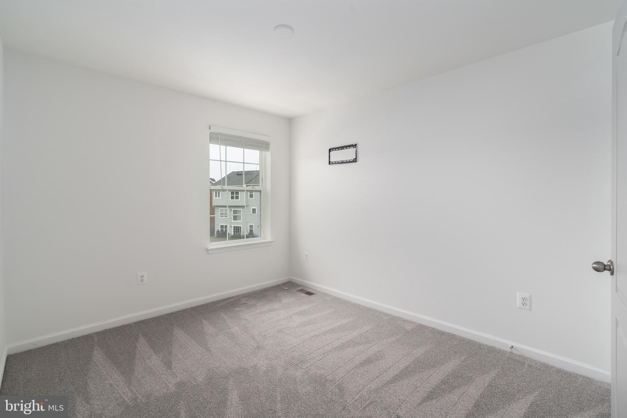 WHITE PLAINS - Residential Lease