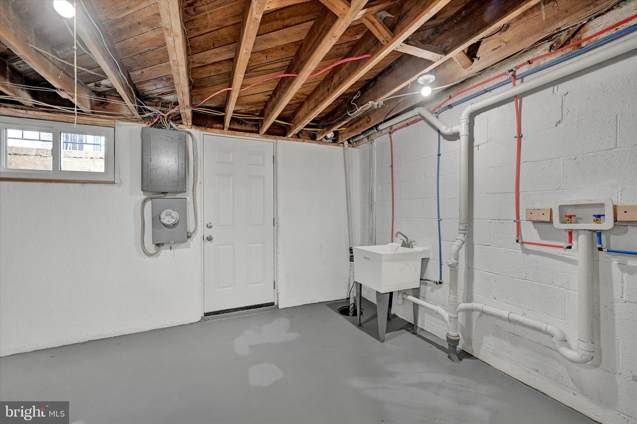 GRAY MANOR - Residential