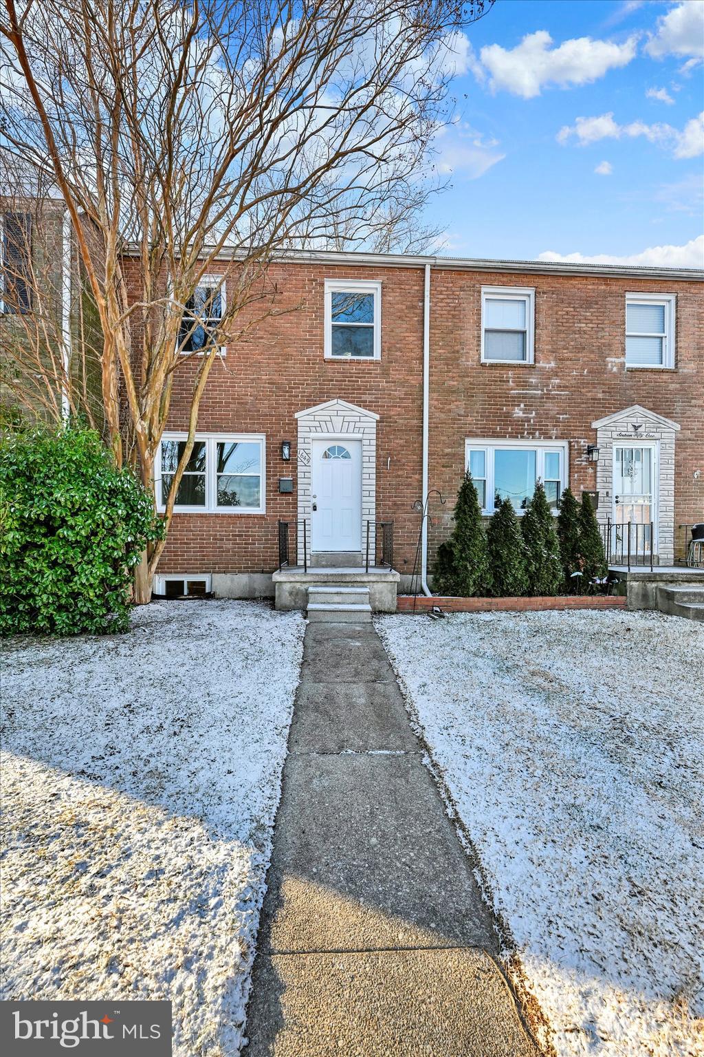 GRAY MANOR - Residential