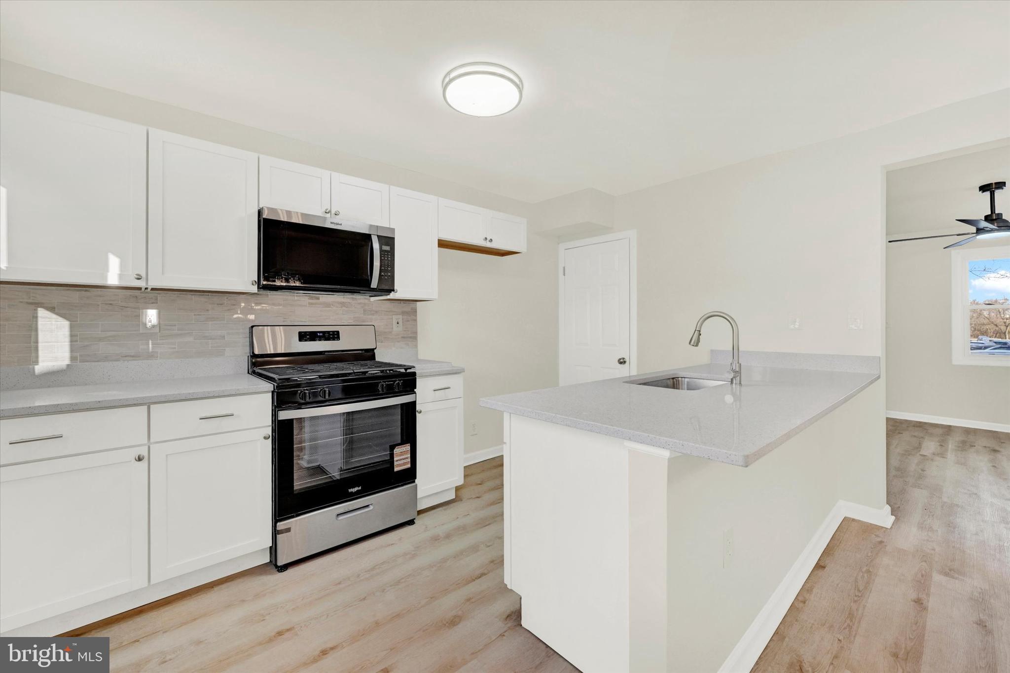 GRAY MANOR - Residential