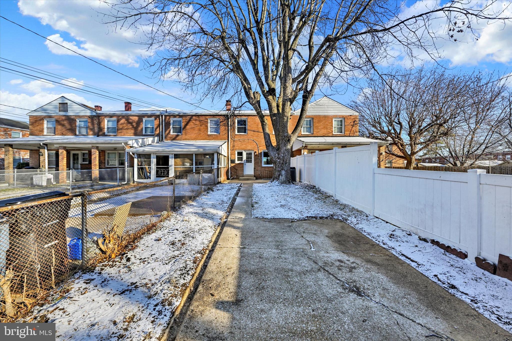 GRAY MANOR - Residential