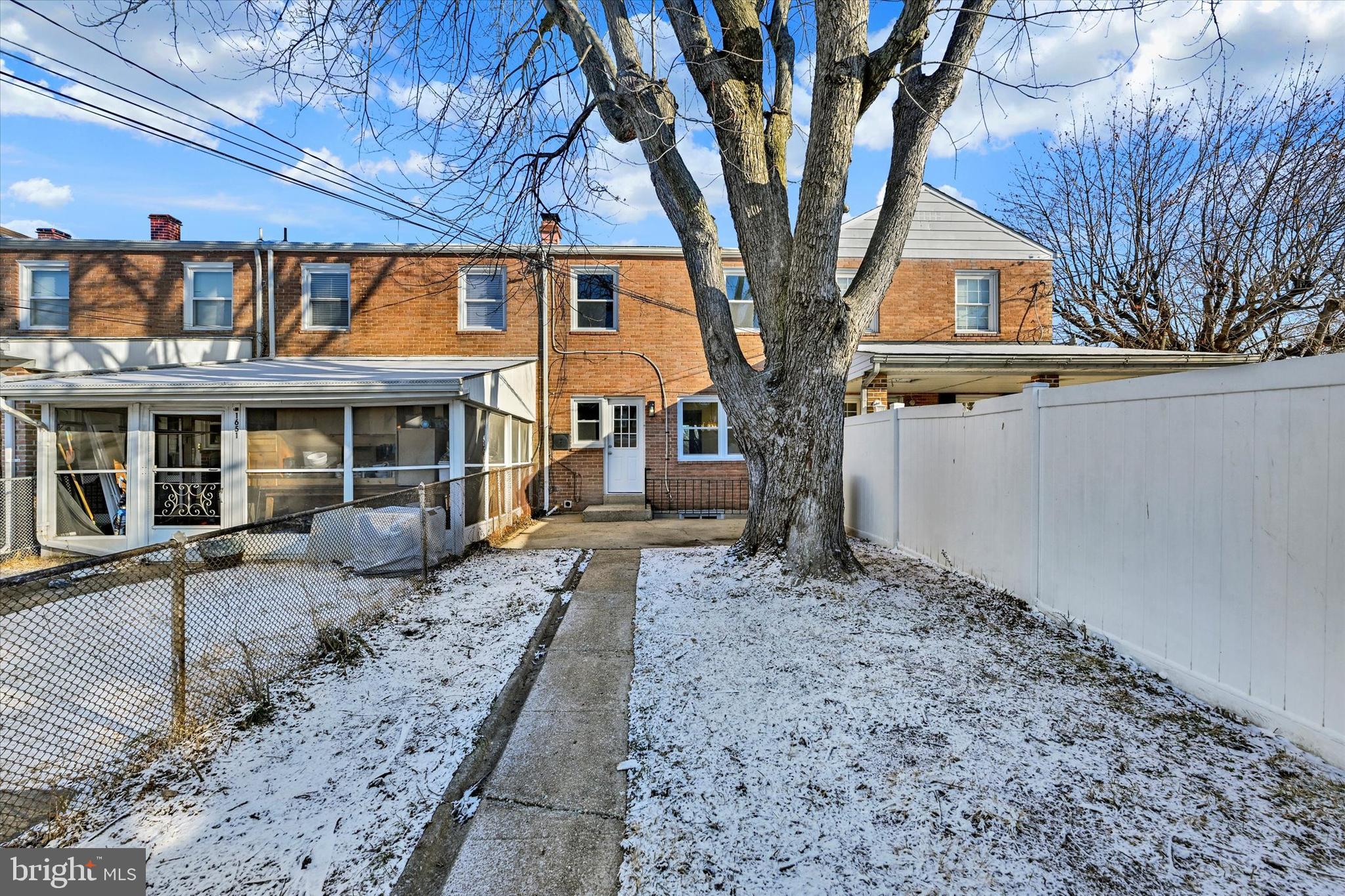 GRAY MANOR - Residential