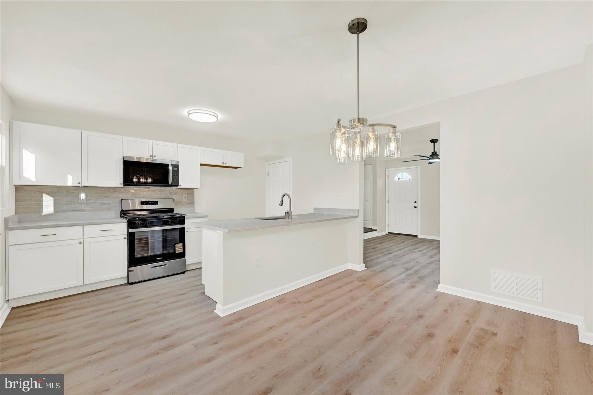 GRAY MANOR - Residential