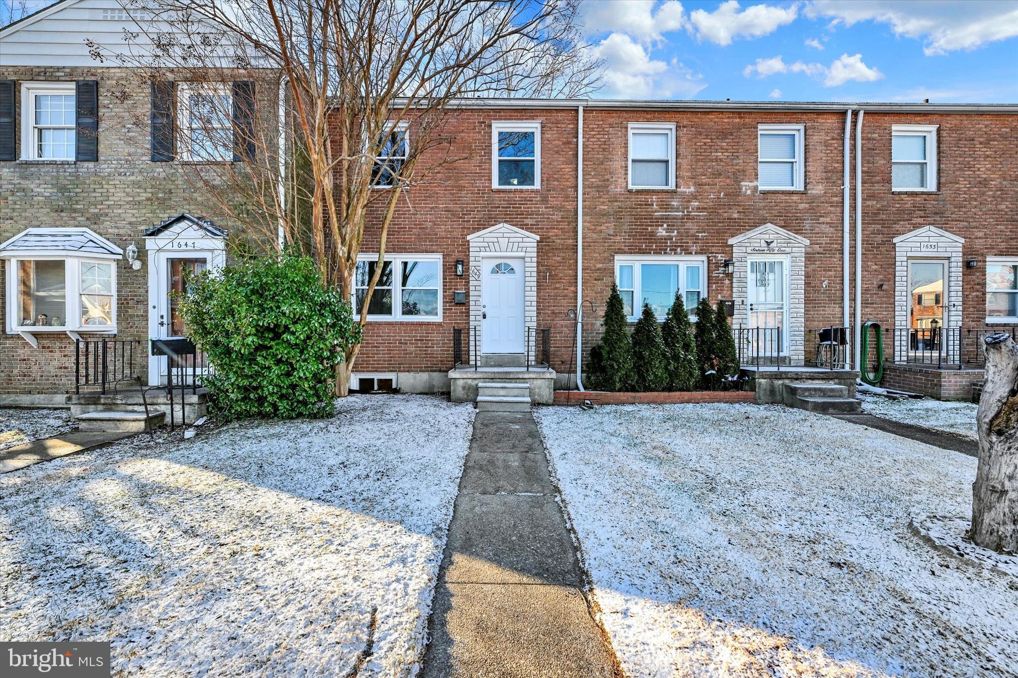 GRAY MANOR - Residential