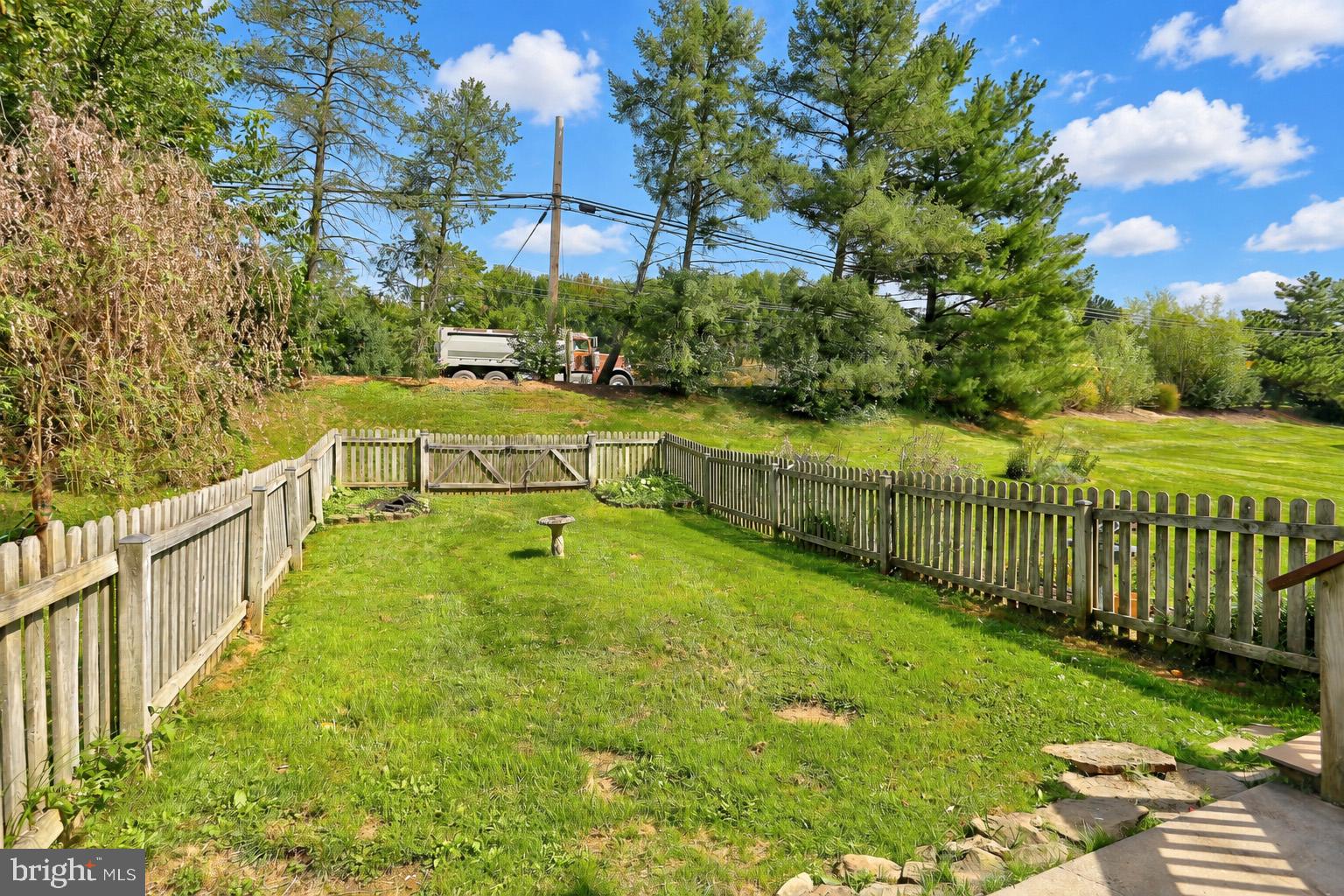 121 HUNTER COURT