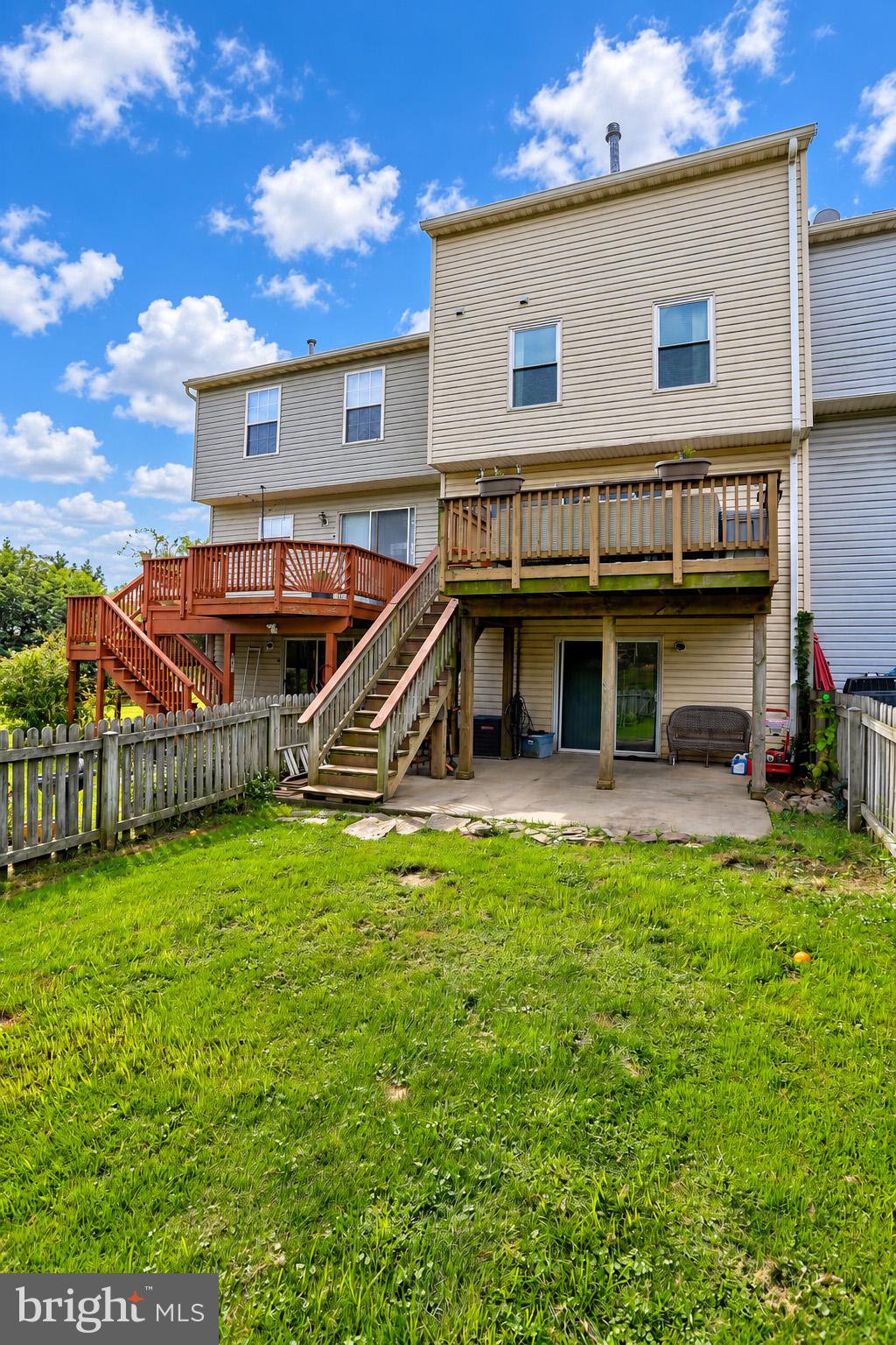 121 HUNTER COURT