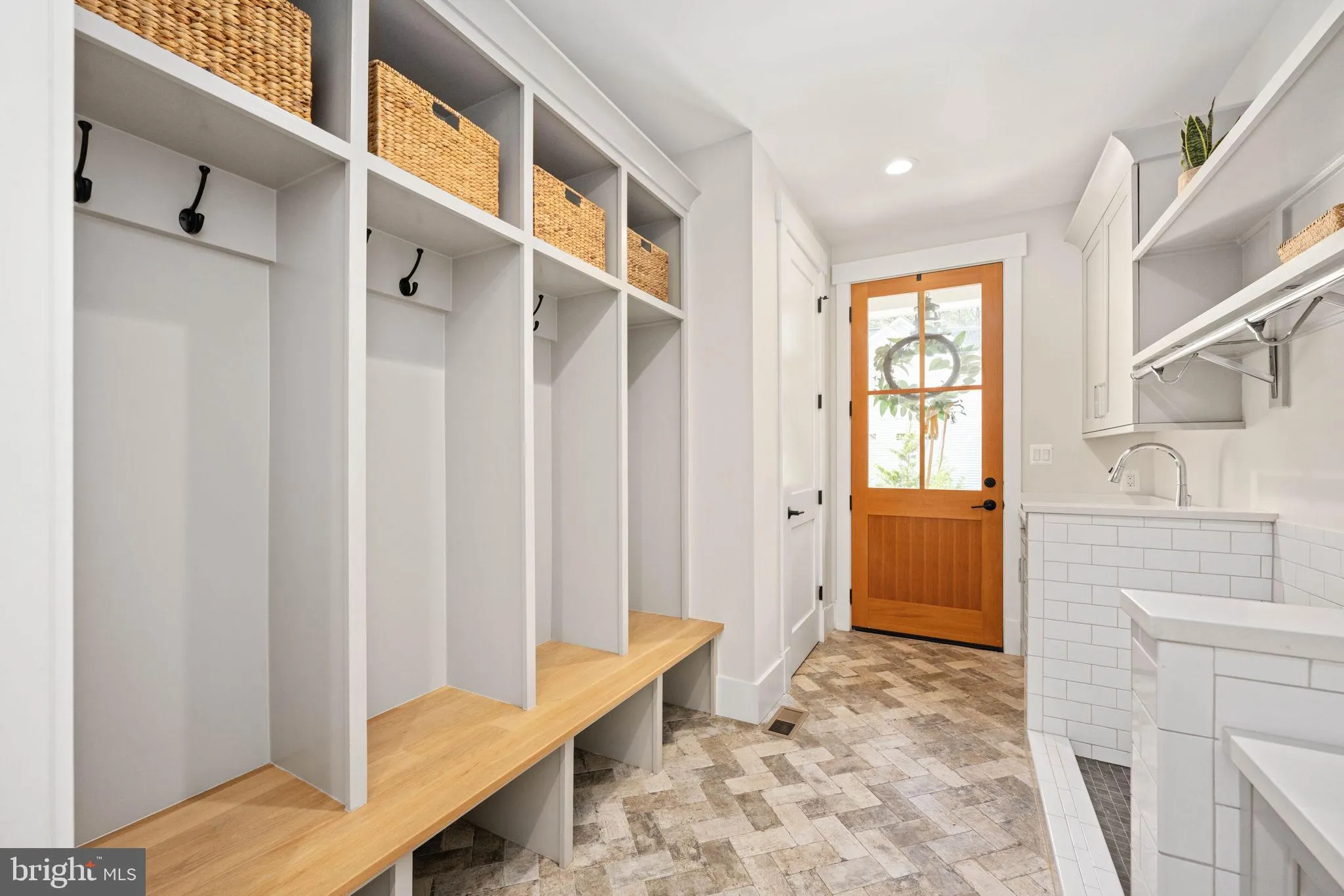 Spotsylvania, Virginia 22551, United States, 6 Bedrooms Bedrooms, ,7 BathroomsBathrooms,Residential,Active,149854