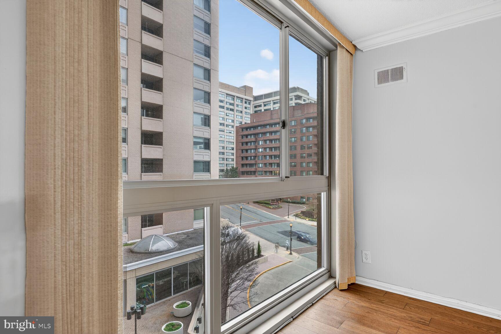 THE ELIZABETH - Residential