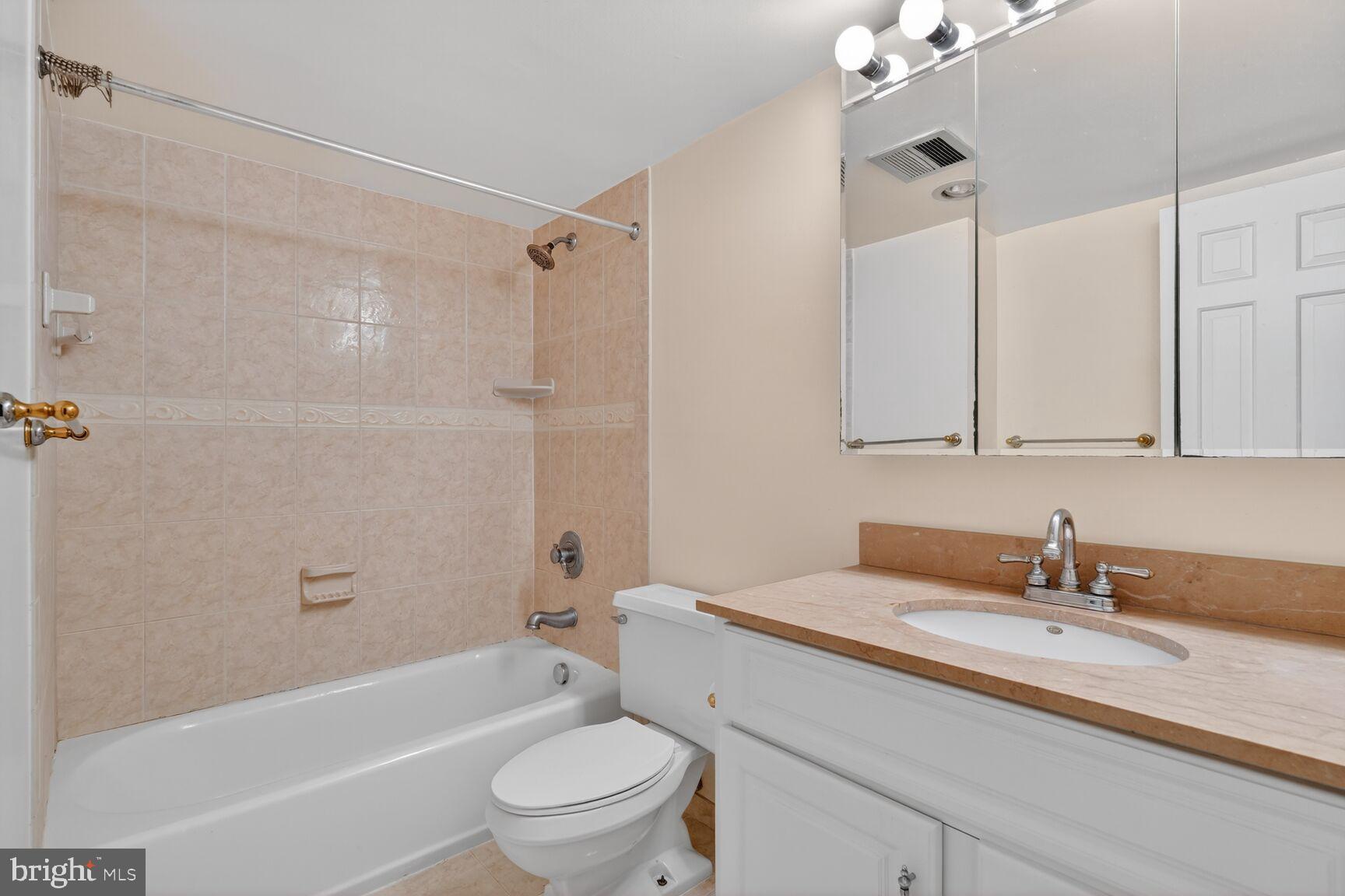 THE ELIZABETH - Residential