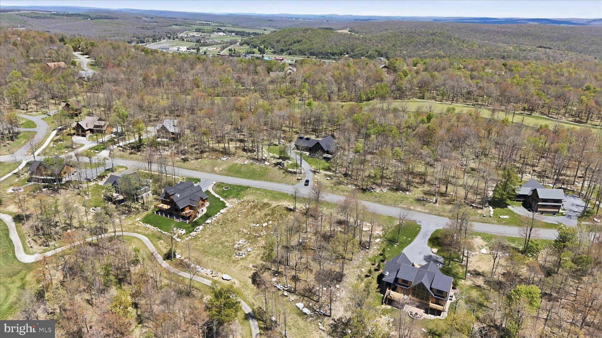 LODESTONE ON THE GOLF COURSE - Land