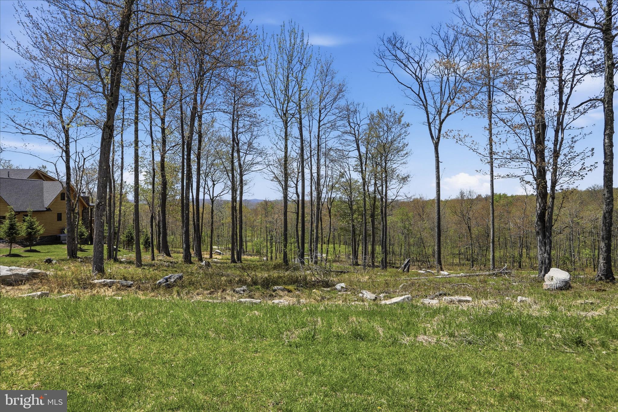 LODESTONE ON THE GOLF COURSE - Land