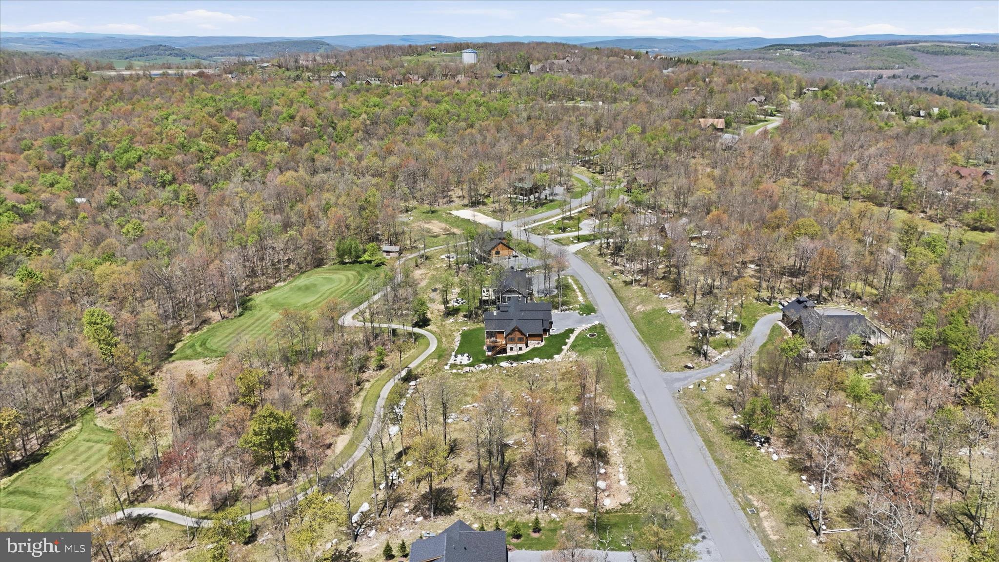 LODESTONE ON THE GOLF COURSE - Land