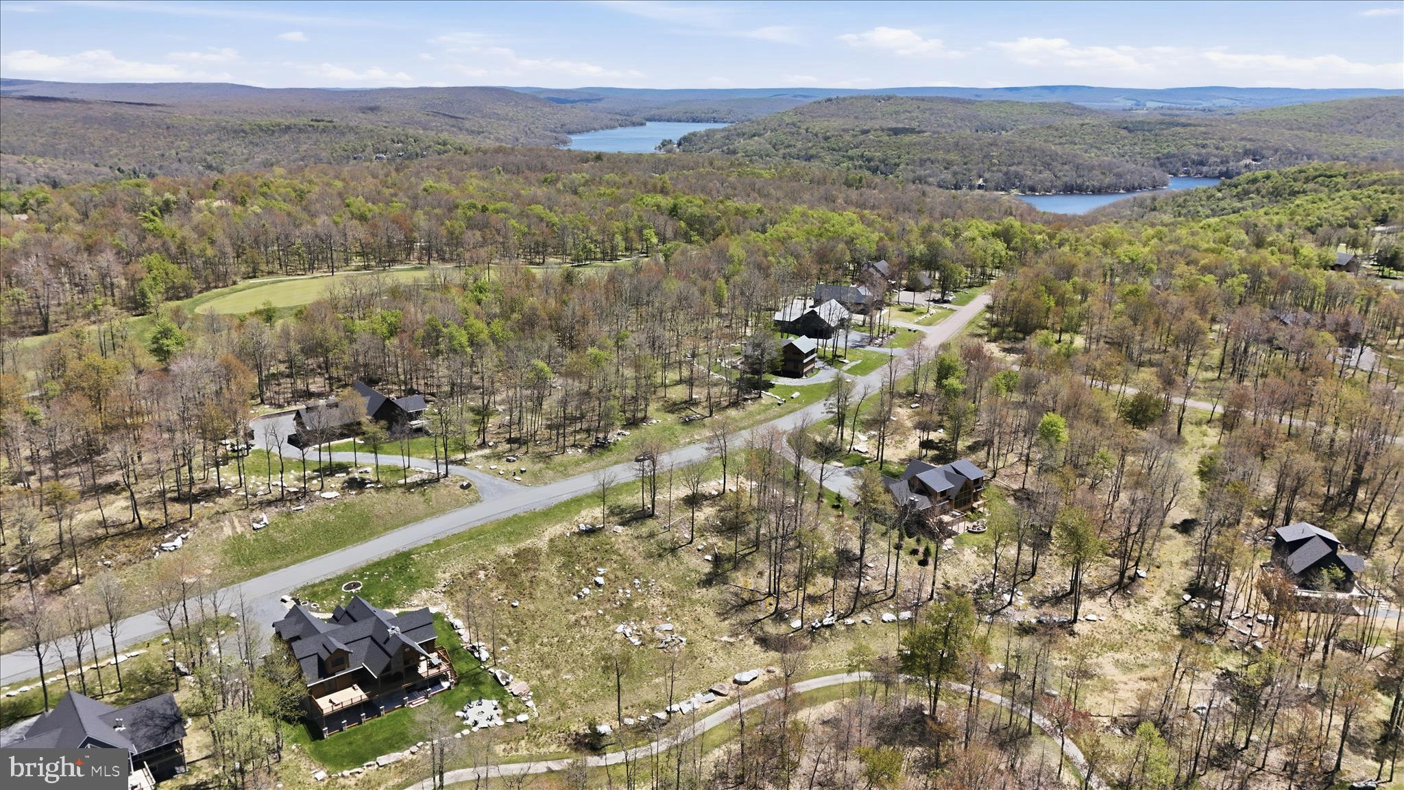 LODESTONE ON THE GOLF COURSE - Land