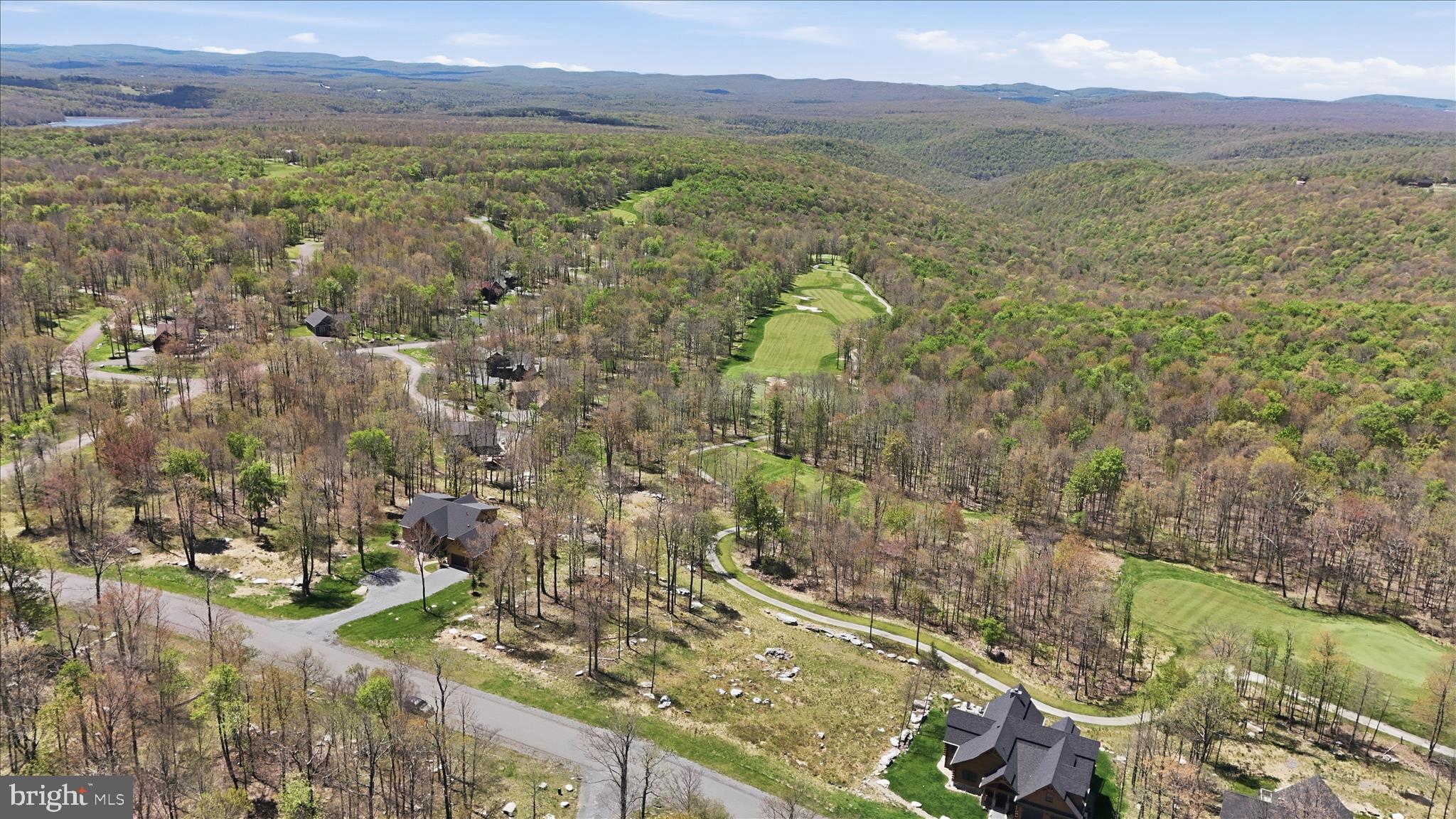 LODESTONE ON THE GOLF COURSE - Land