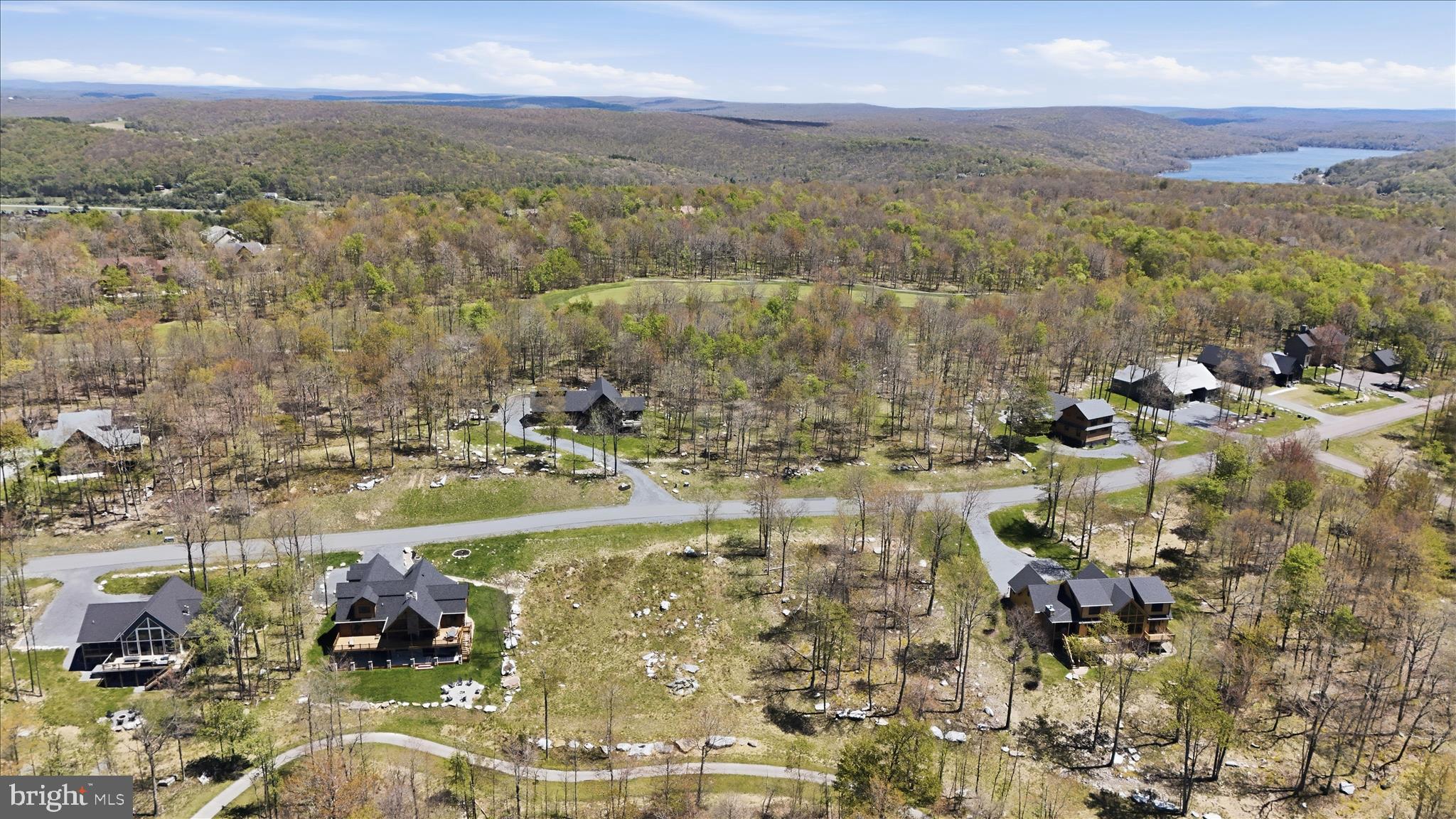 LODESTONE ON THE GOLF COURSE - Land