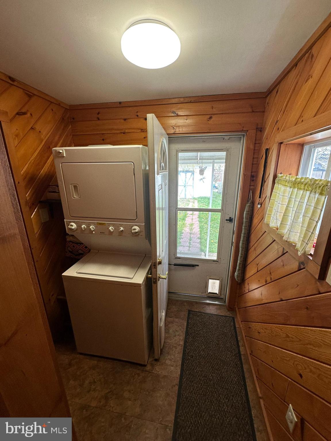 BRIDESBURG - Residential