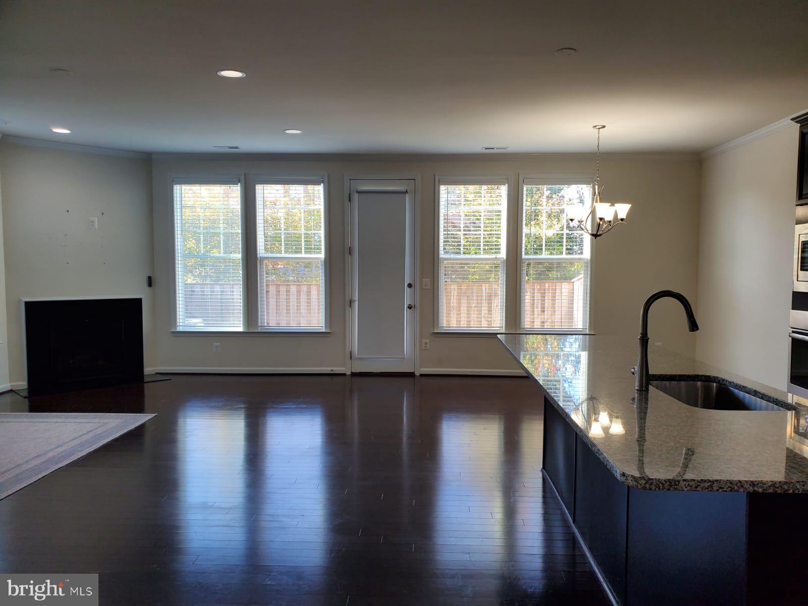 42513 BENFOLD SQUARE