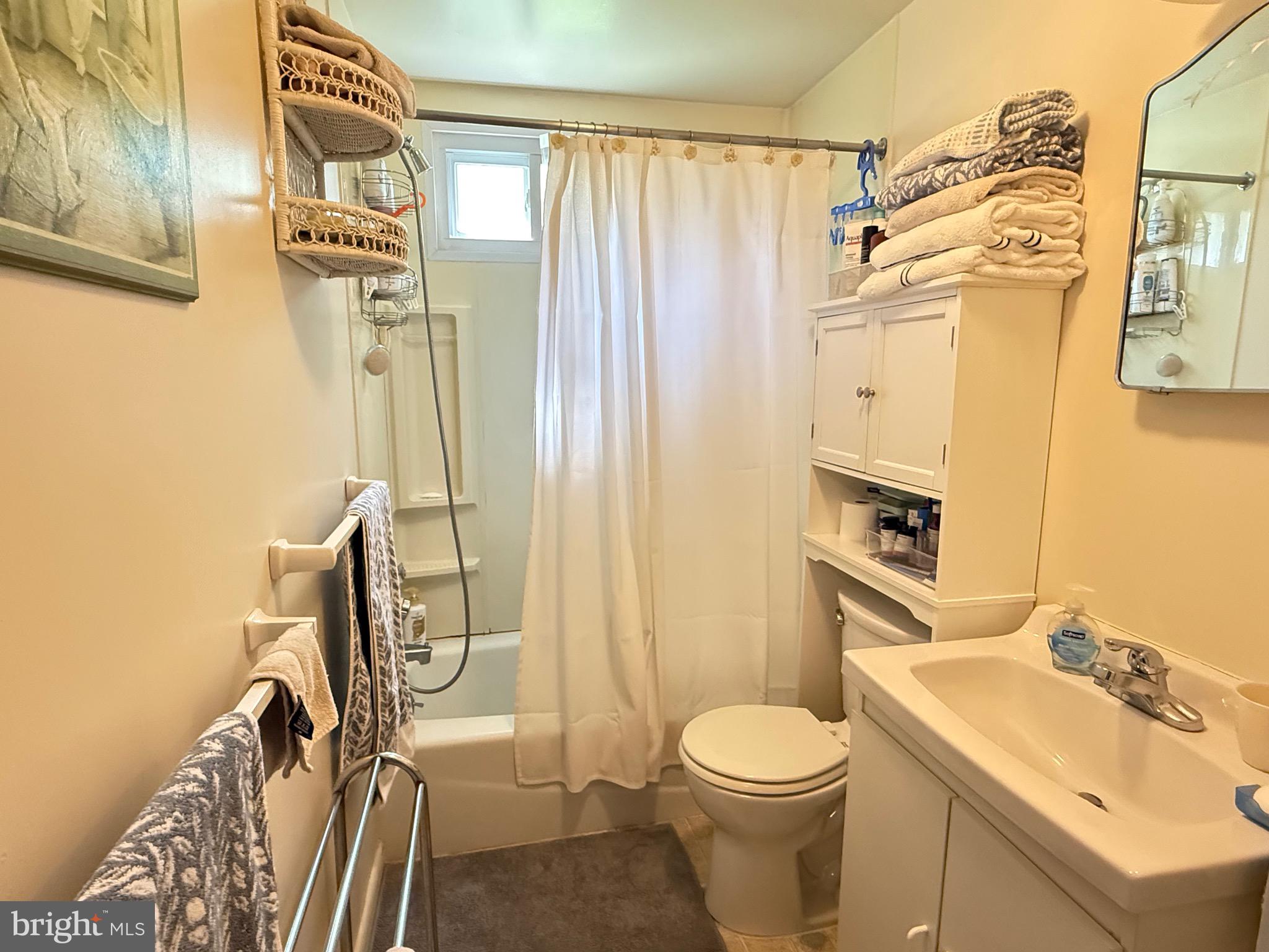 CHELTENHAM VIL - Residential Income