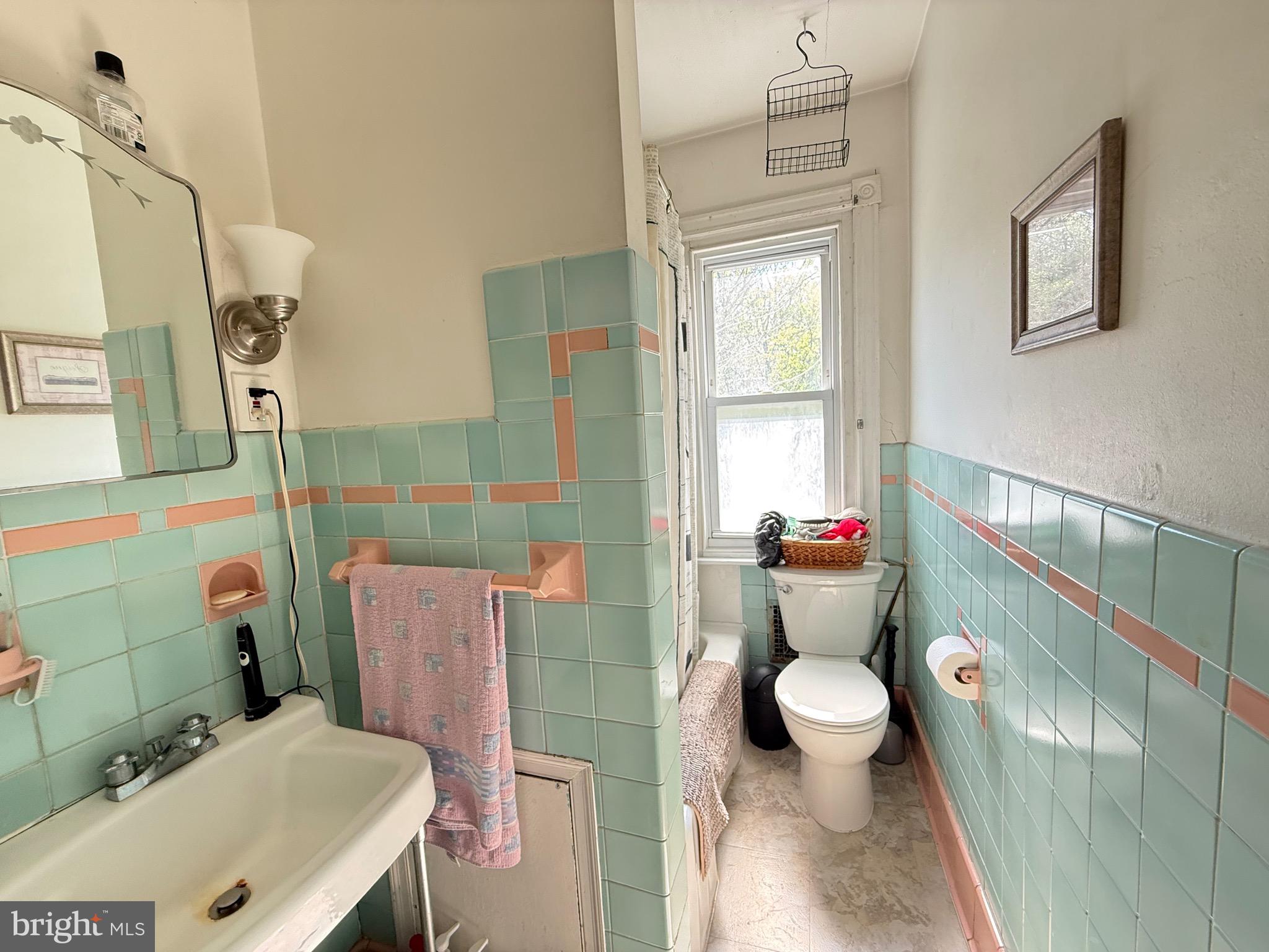 CHELTENHAM VIL - Residential Income