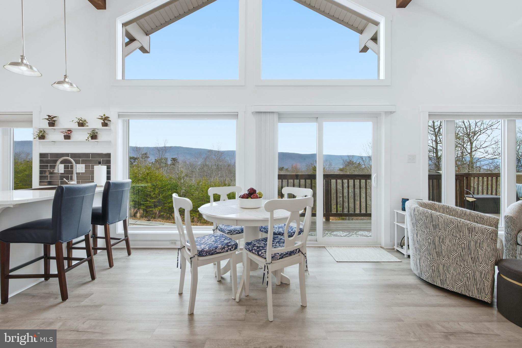 4 CREEK VALLEY DRIVE