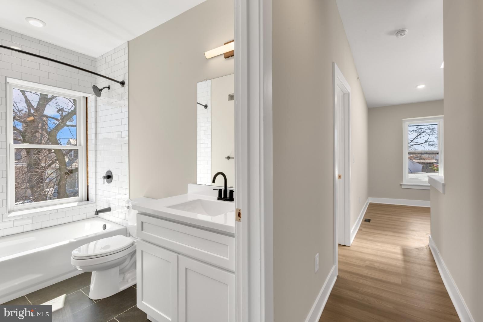 ROXBOROUGH - Residential Lease