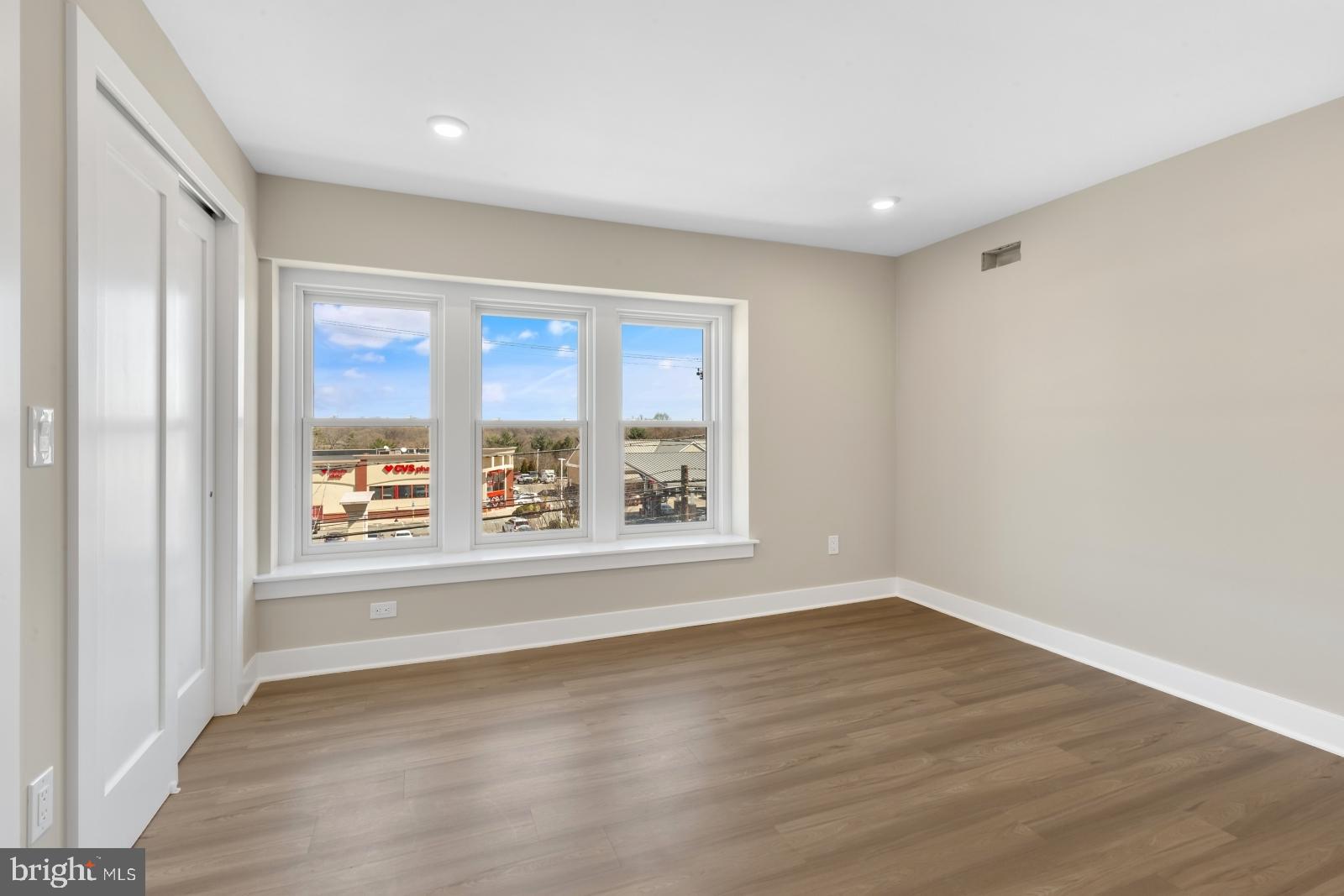 ROXBOROUGH - Residential Lease