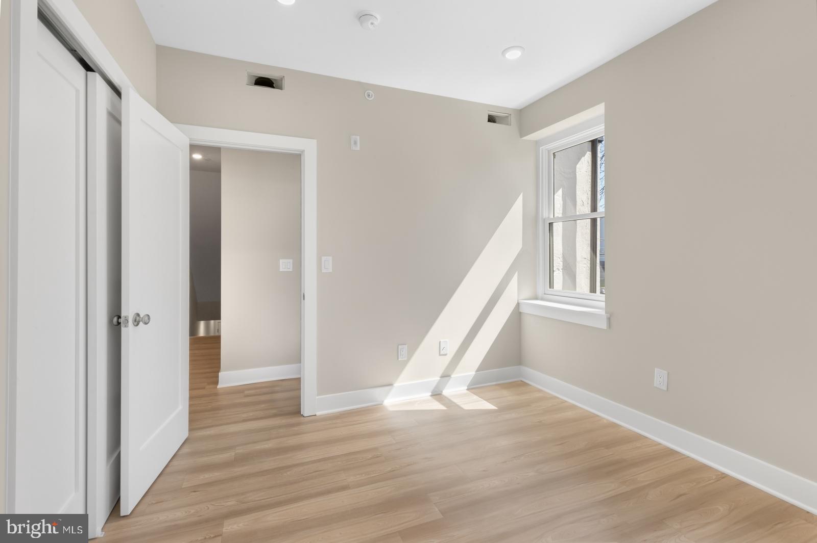 ROXBOROUGH - Residential Lease