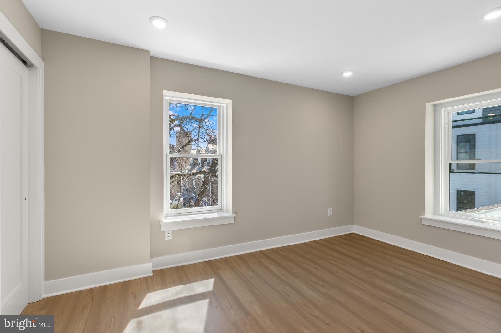 ROXBOROUGH - Residential Lease