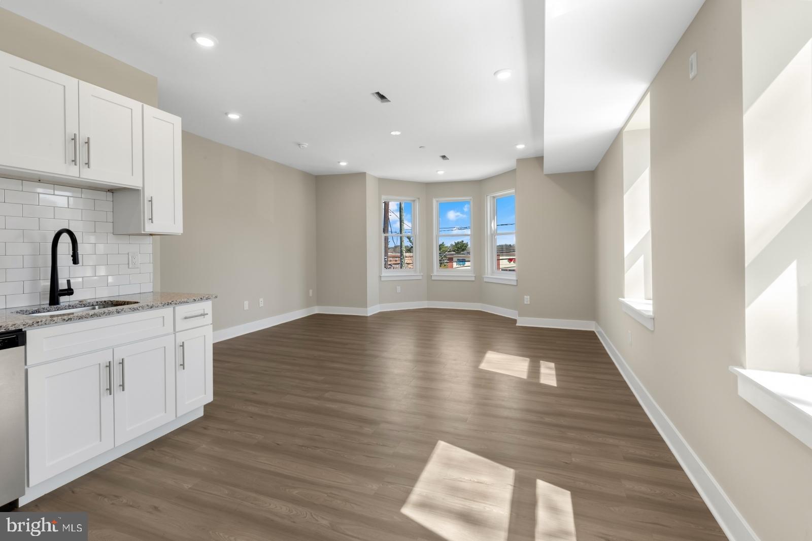 ROXBOROUGH - Residential Lease