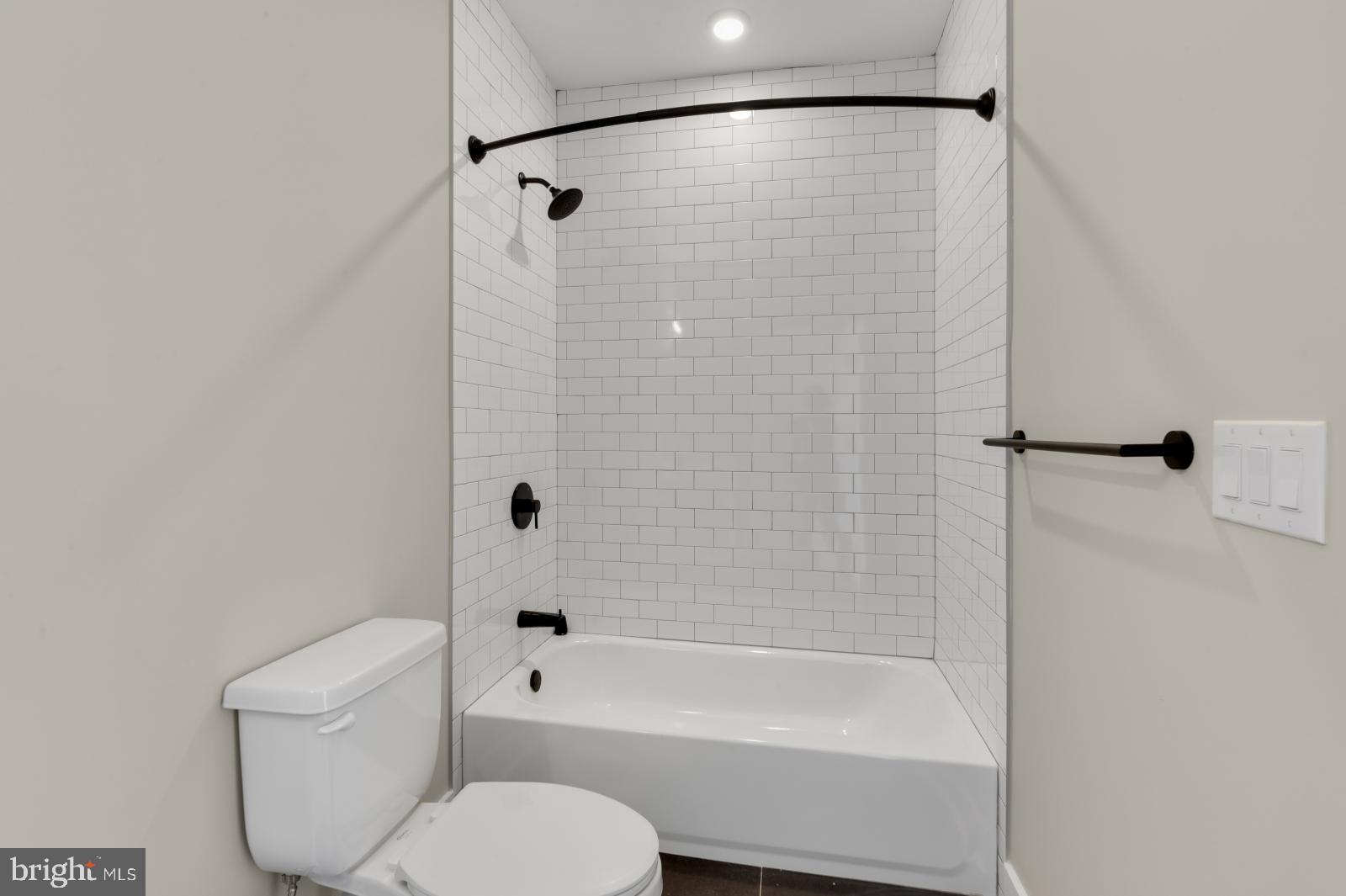 ROXBOROUGH - Residential Lease