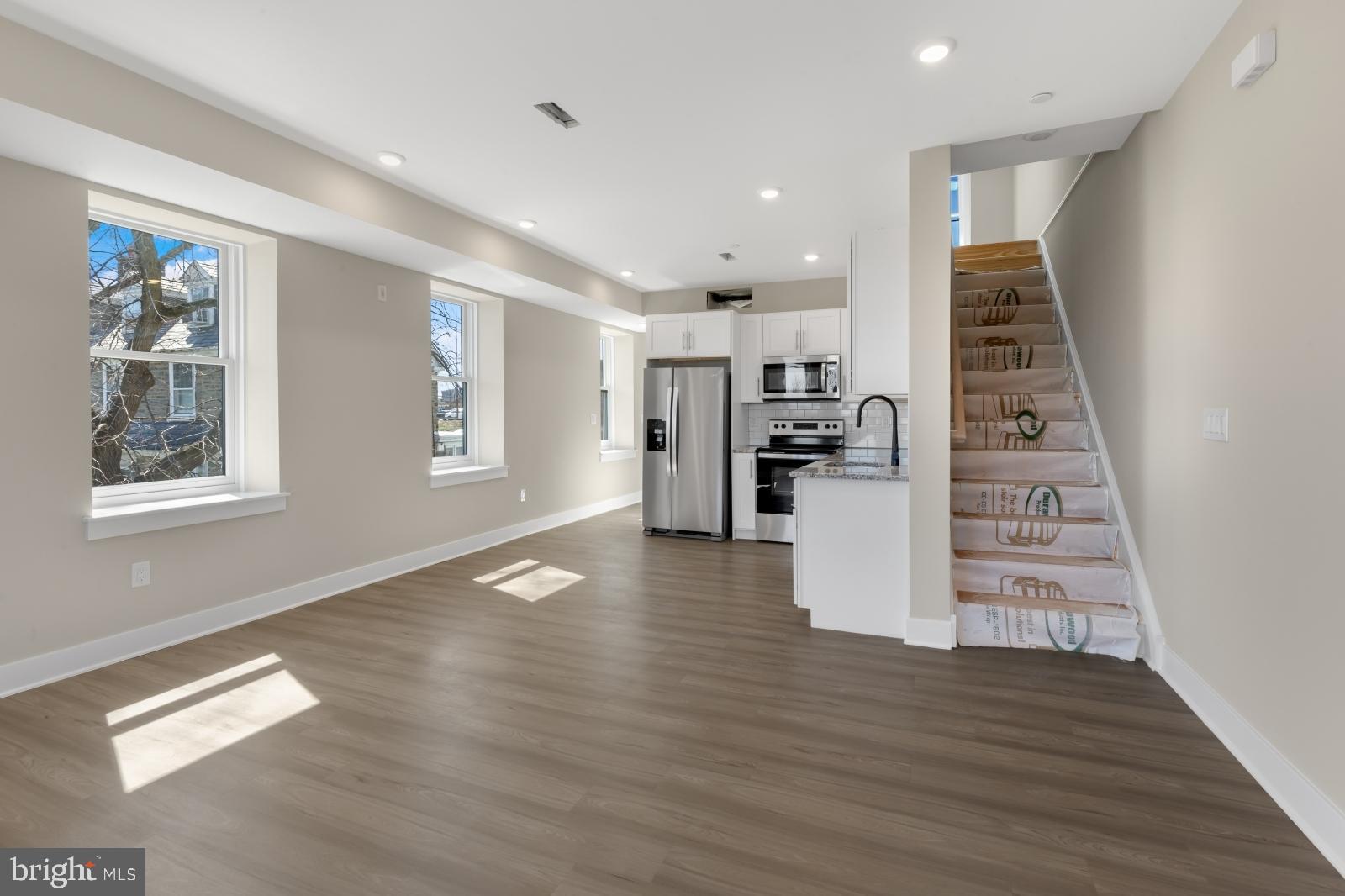 ROXBOROUGH - Residential Lease