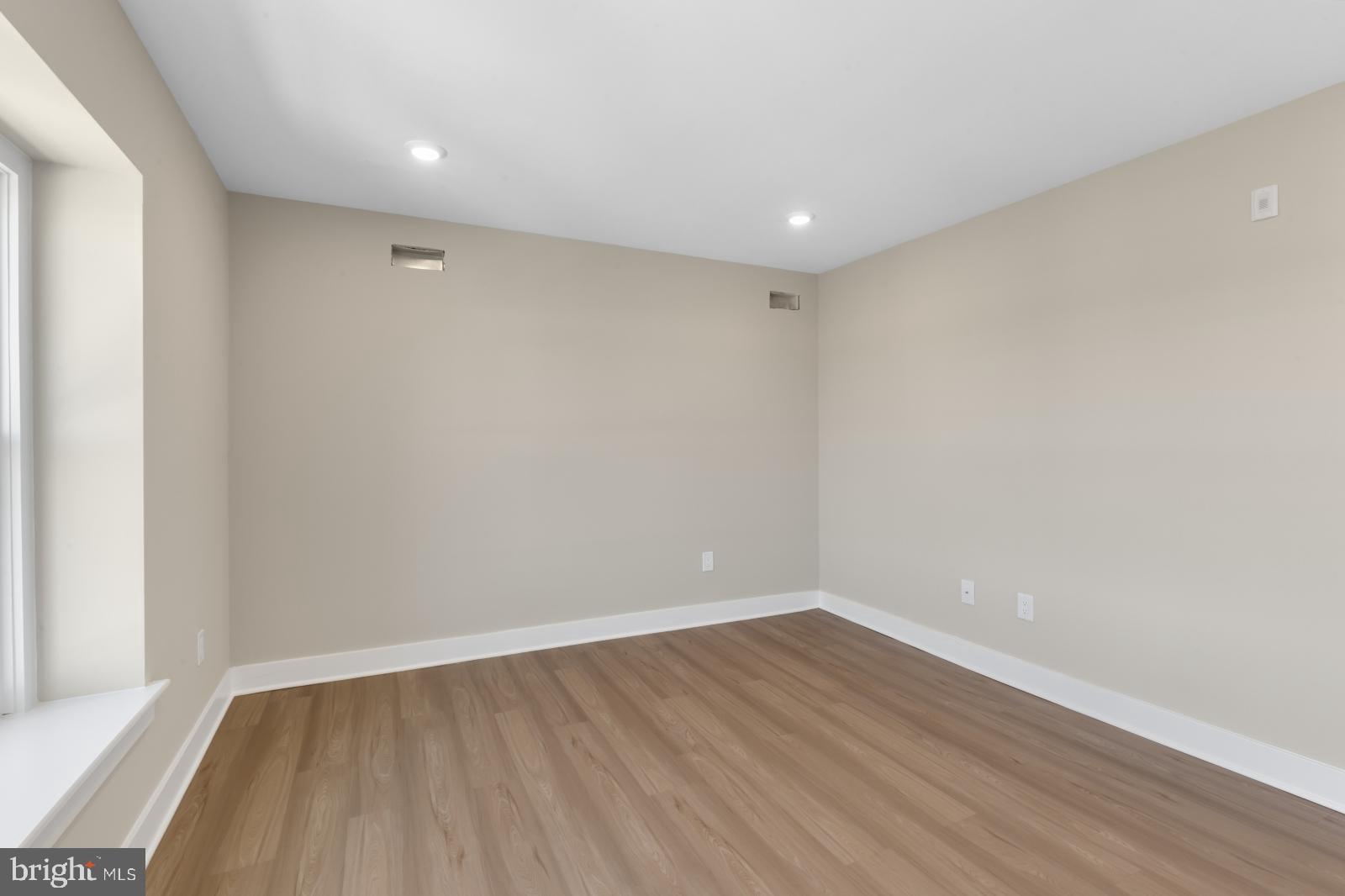 ROXBOROUGH - Residential Lease