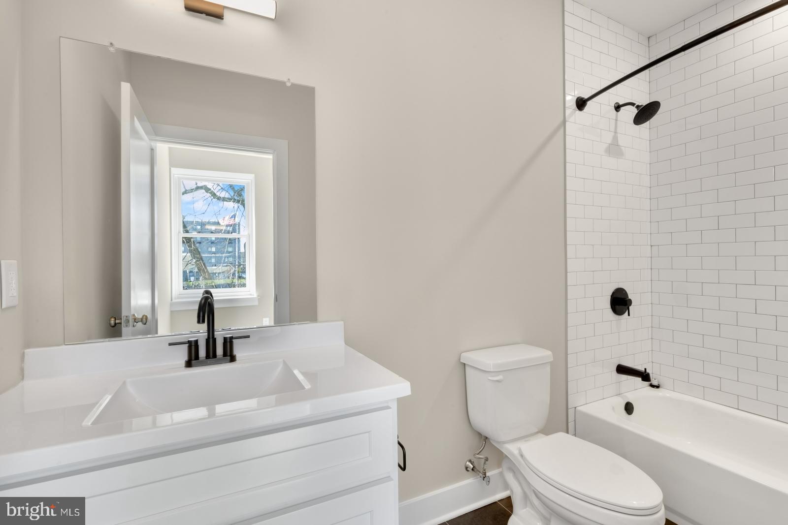 ROXBOROUGH - Residential Lease