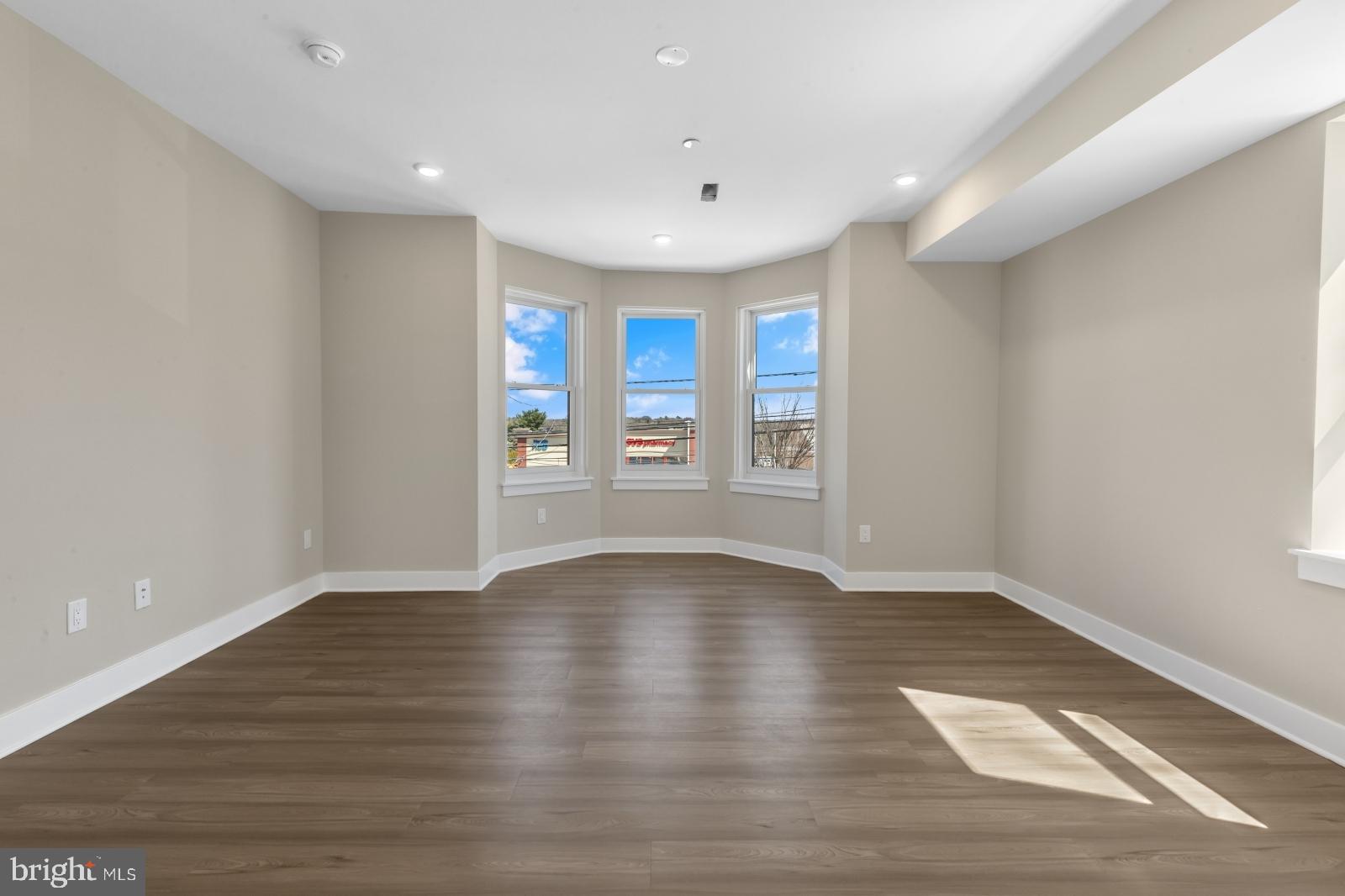 ROXBOROUGH - Residential Lease