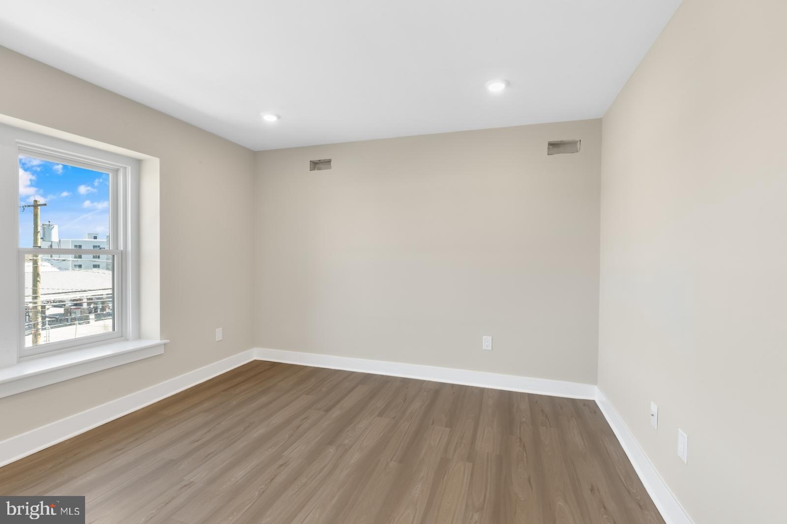 ROXBOROUGH - Residential Lease