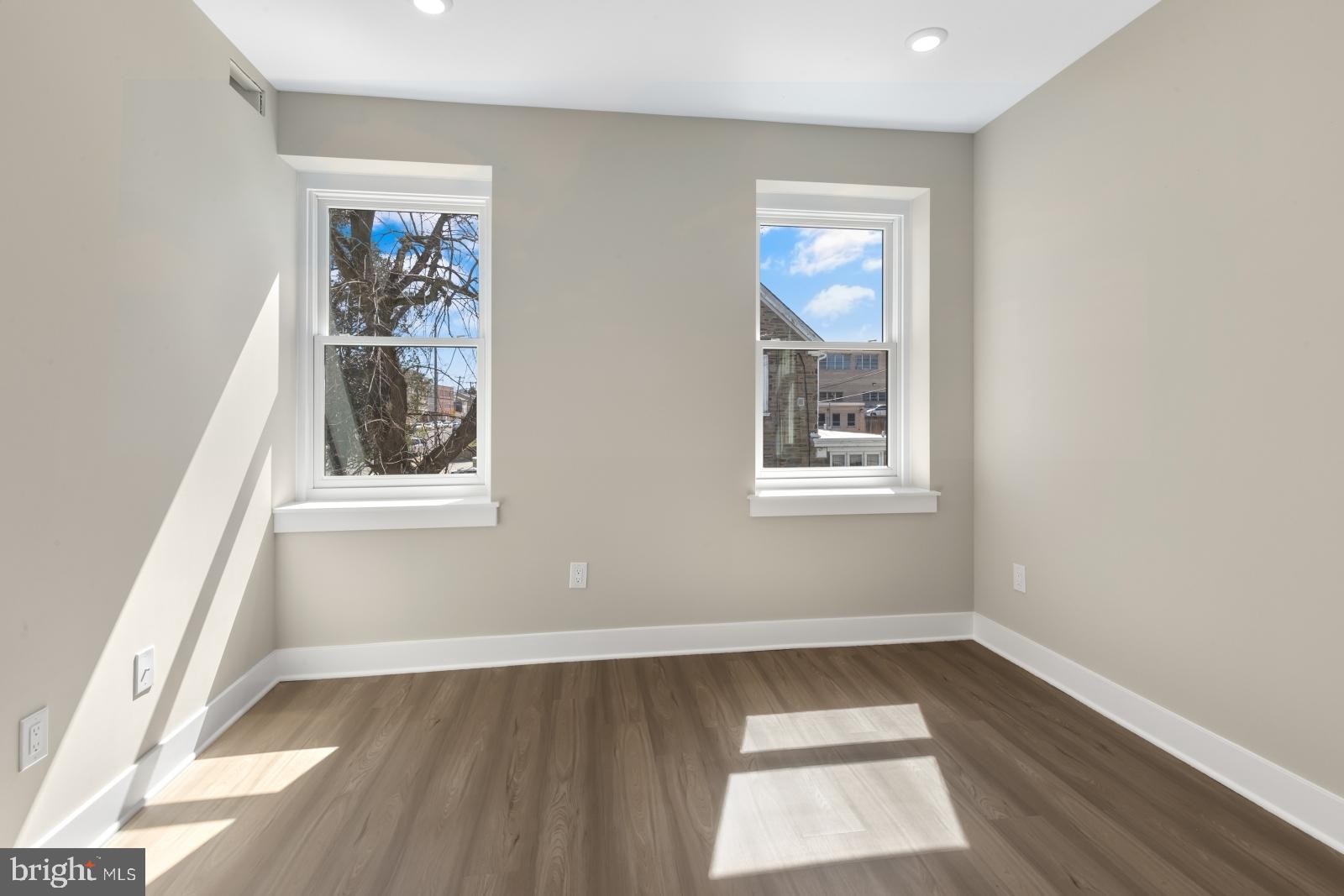 ROXBOROUGH - Residential Lease