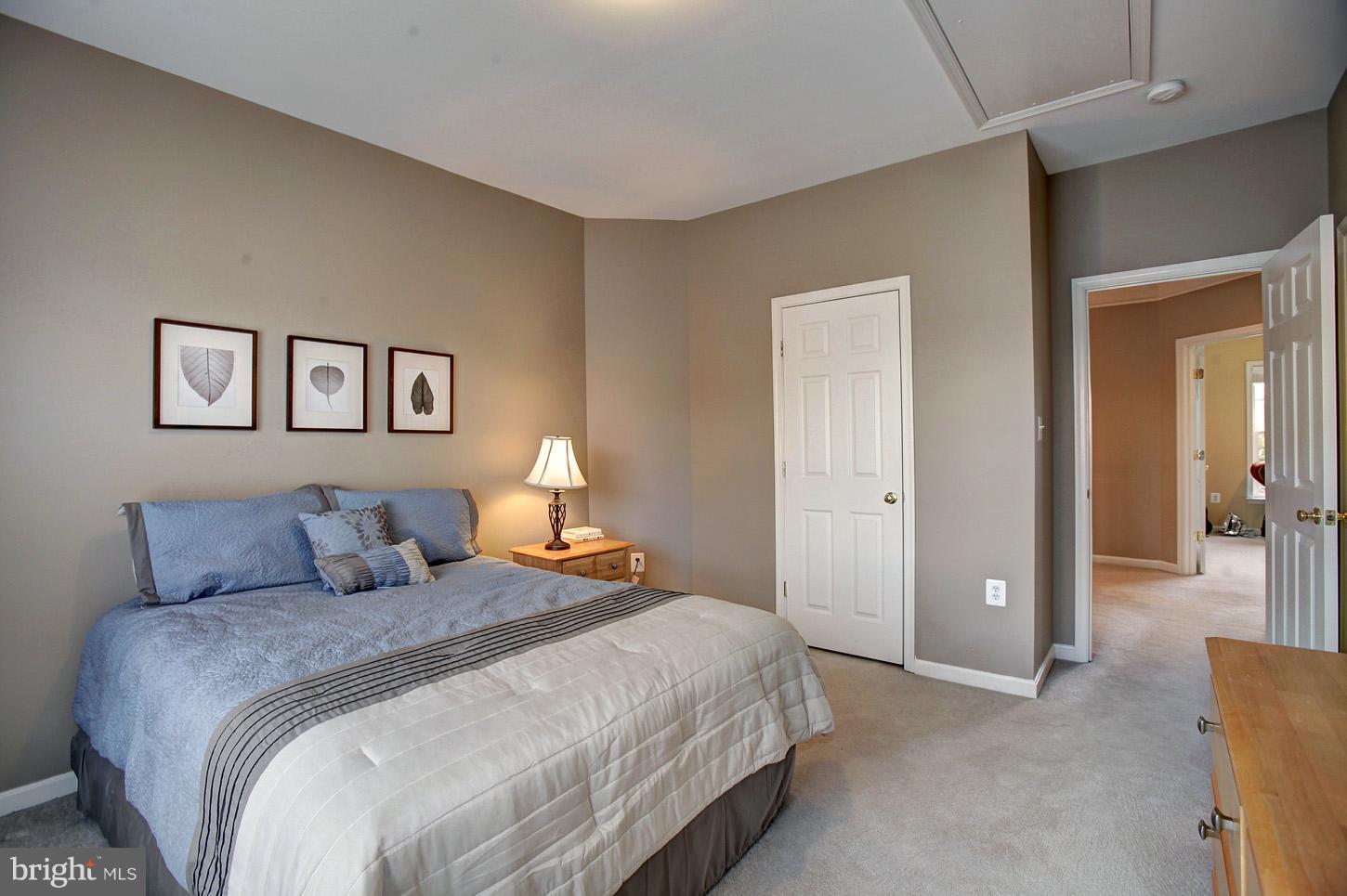 ASHBROOK VILLAGE - Residential Lease