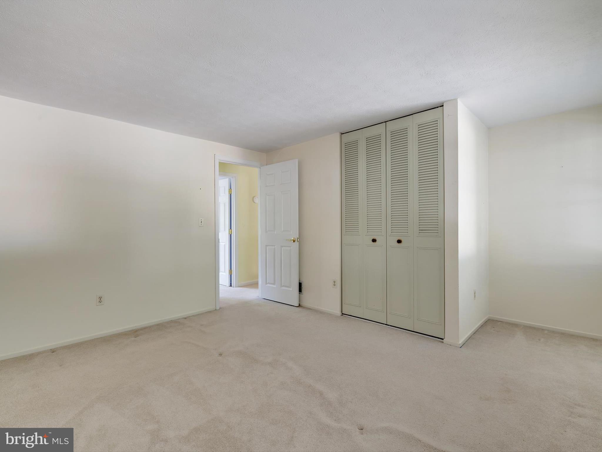 BAY HILLS - Residential