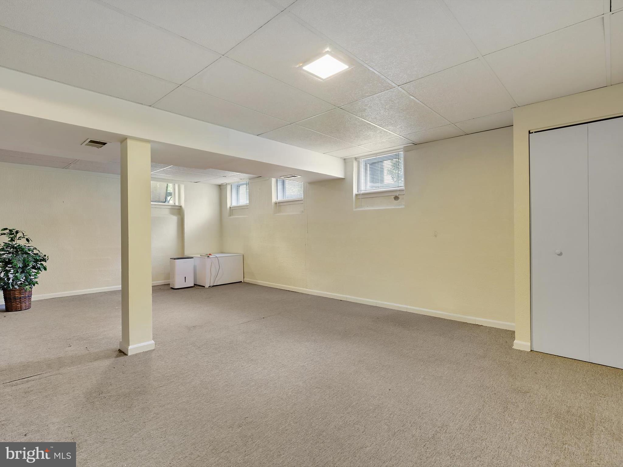 BAY HILLS - Residential